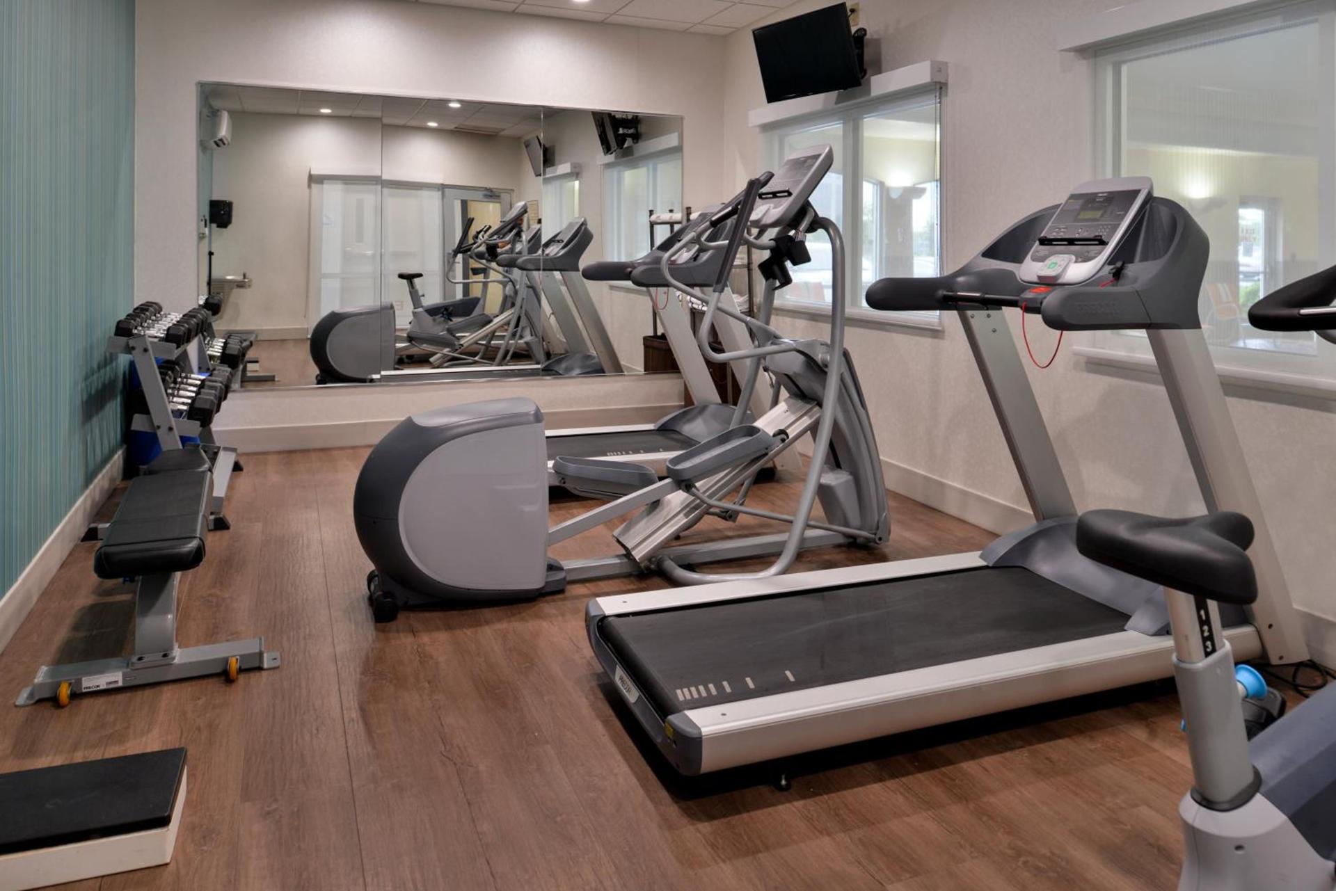 Holiday Inn Express Hotel & Suites Cincinnati - Mason by IHG photo 5