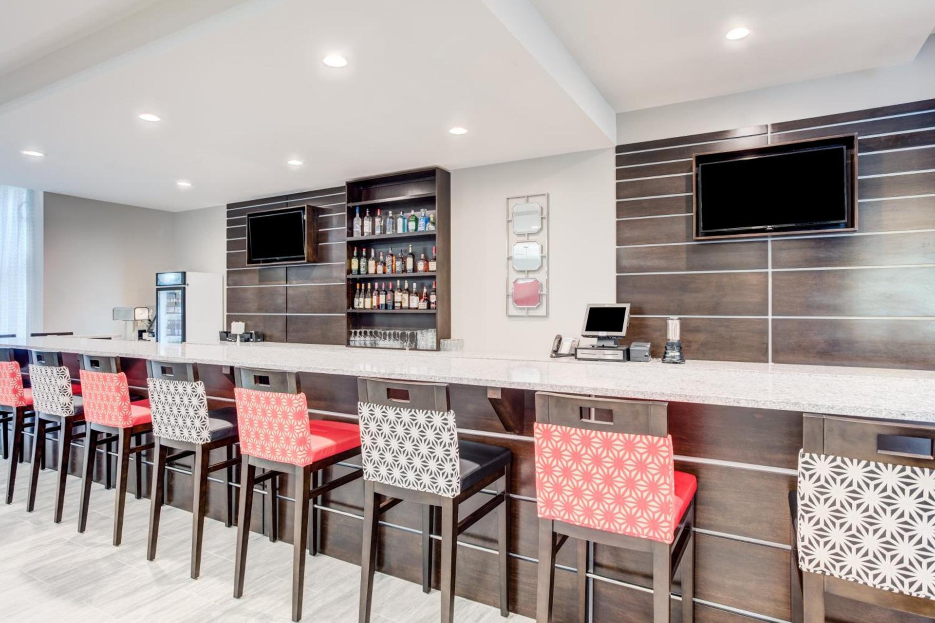Holiday Inn & Suites Lafayette North by IHG photo 20