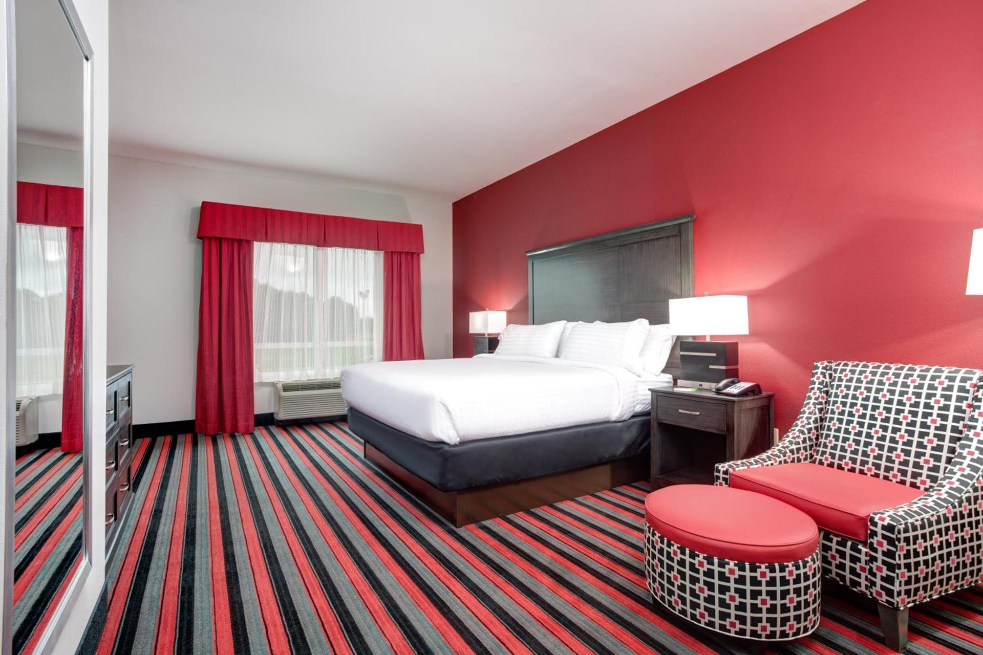 Holiday Inn & Suites Lafayette North by IHG photo 35