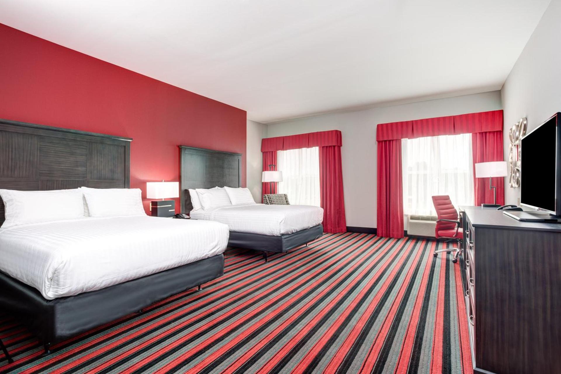 Holiday Inn & Suites Lafayette North by IHG photo 39