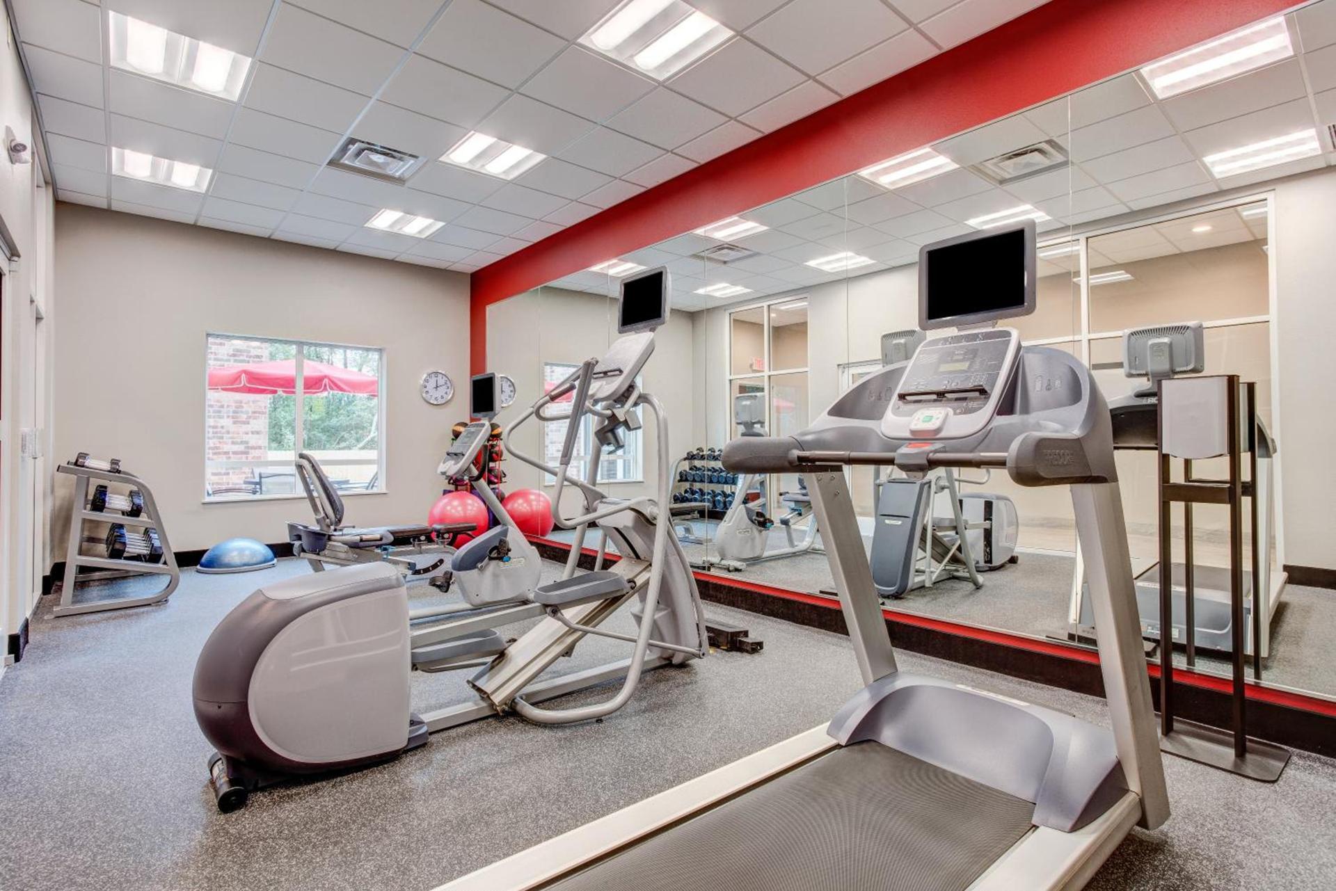 Holiday Inn & Suites Lafayette North by IHG photo 30