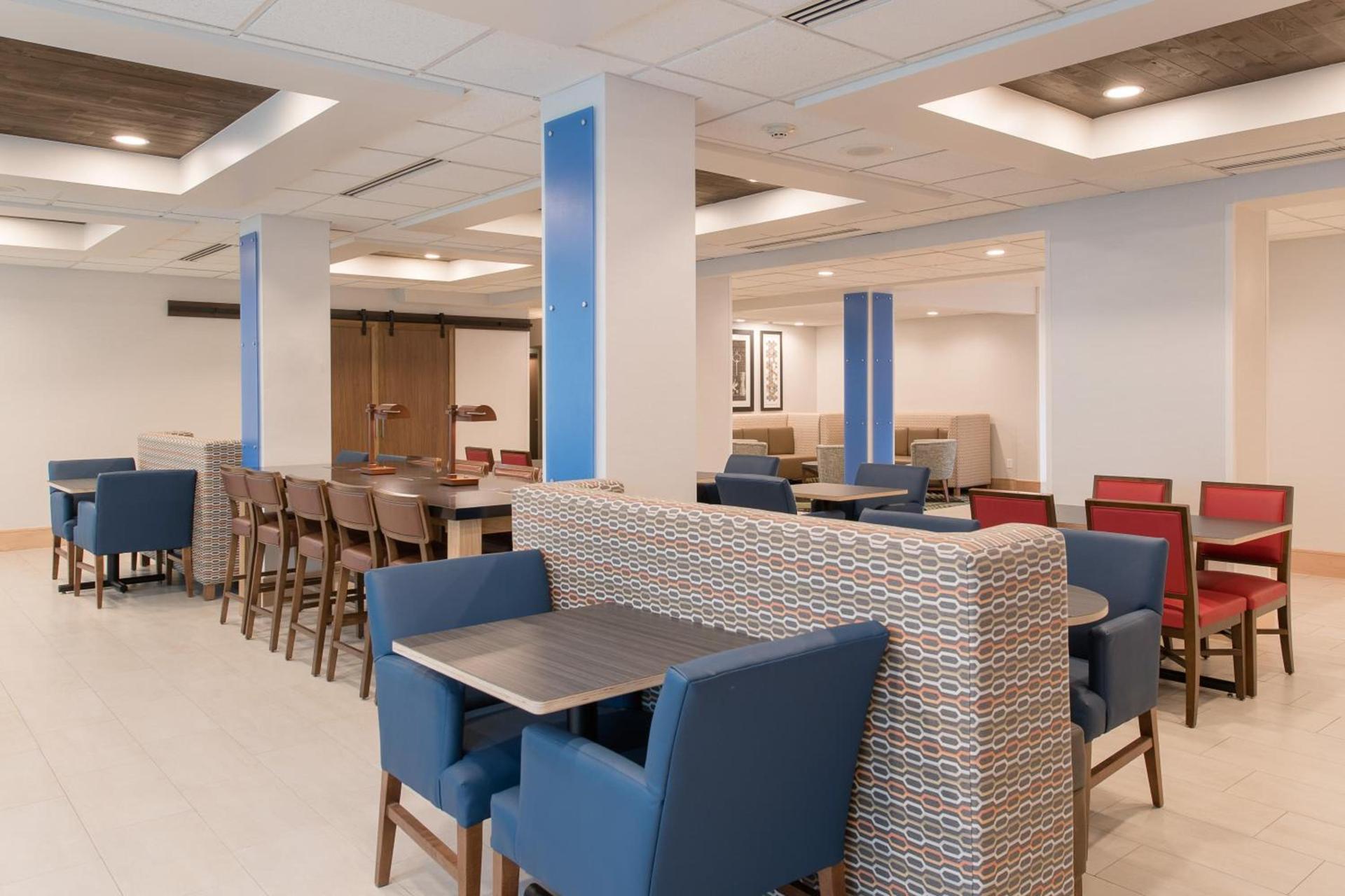 Holiday Inn Express & Suites Columbia-I-26 @ Harbison Blvd by IHG photo 15