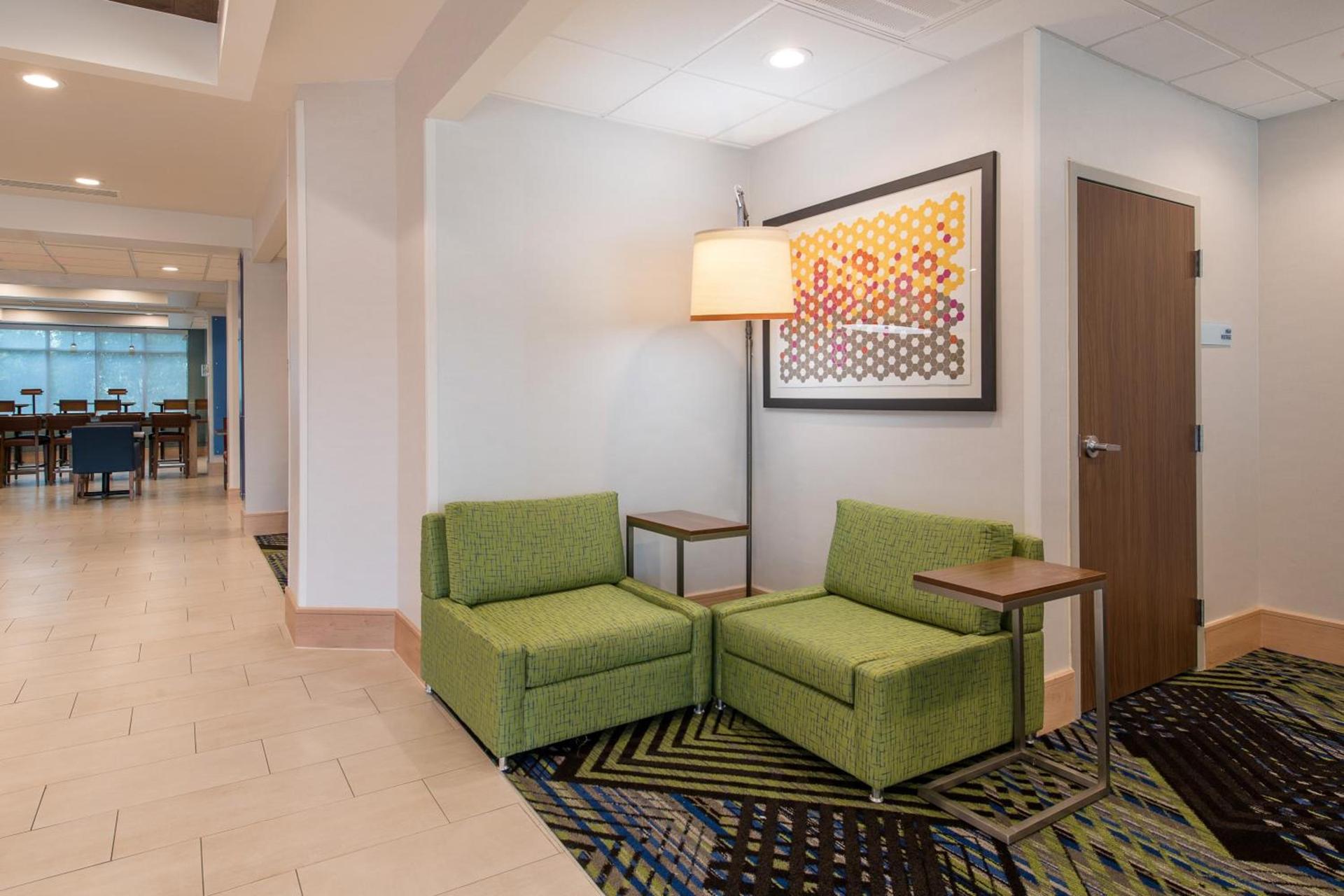 Holiday Inn Express & Suites Columbia-I-26 @ Harbison Blvd by IHG photo 16