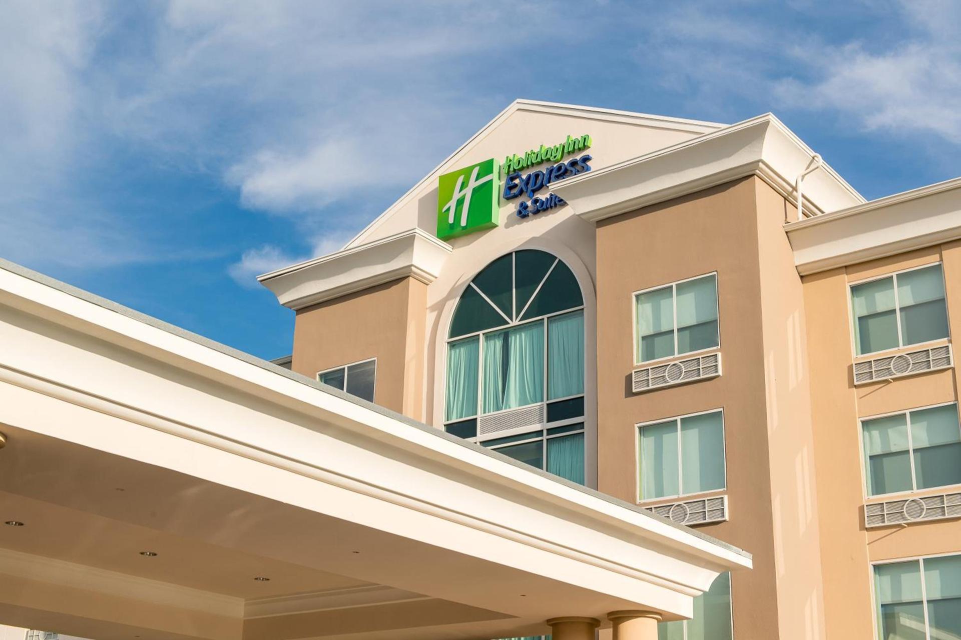 Holiday Inn Express & Suites Columbia-I-26 @ Harbison Blvd by IHG photo 1