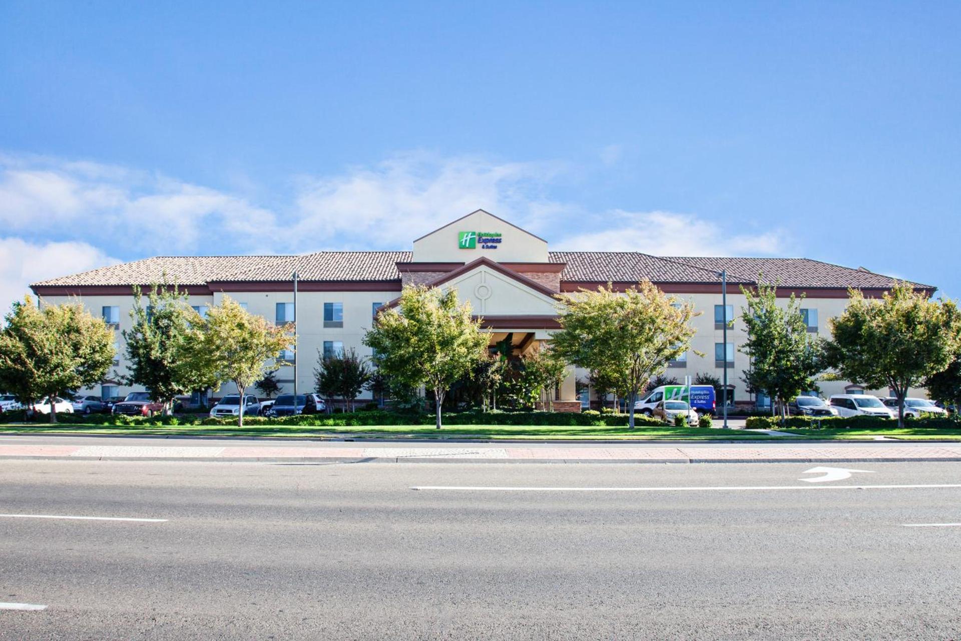 Holiday Inn Express & Suites Clovis Fresno Area by IHG photo 24