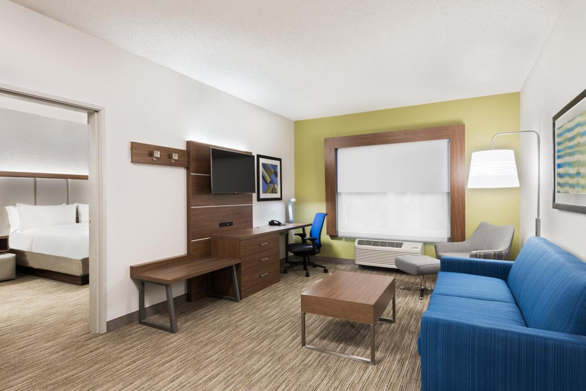 Holiday Inn Express & Suites - Columbus Airport East by IHG photo 21