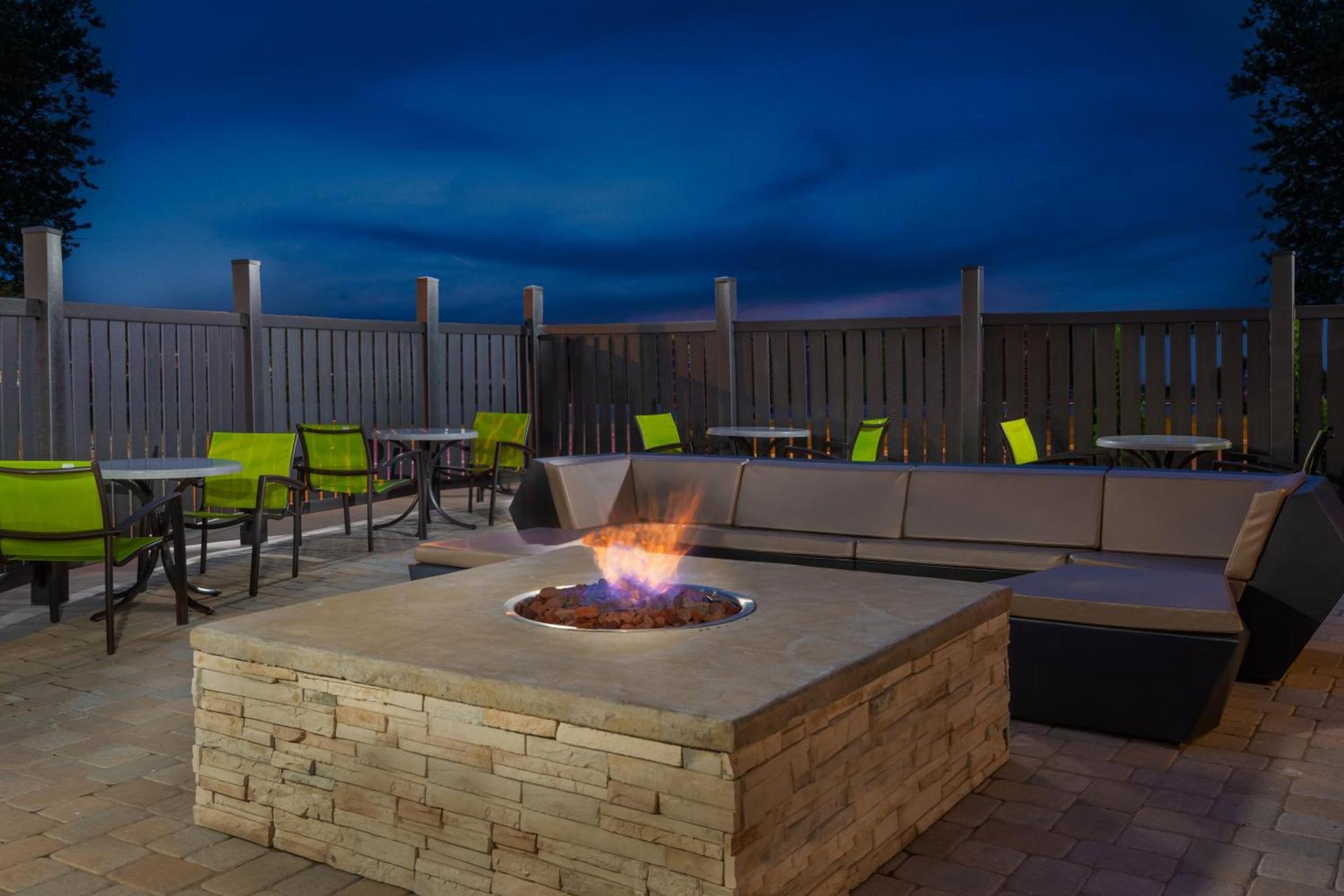 Holiday Inn Express & Suites - Columbus Airport East by IHG photo 36
