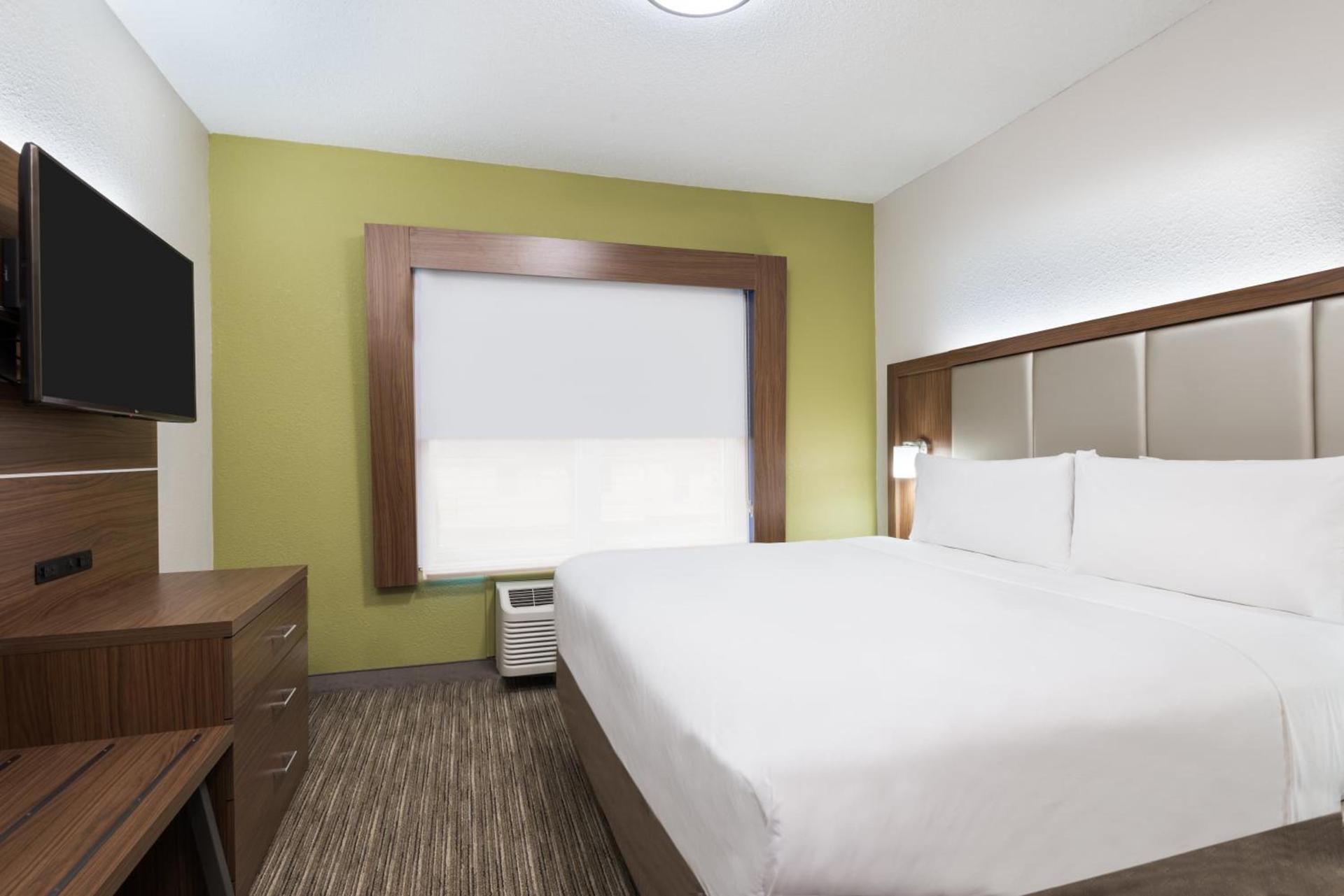 Holiday Inn Express & Suites - Columbus Airport East by IHG photo 13