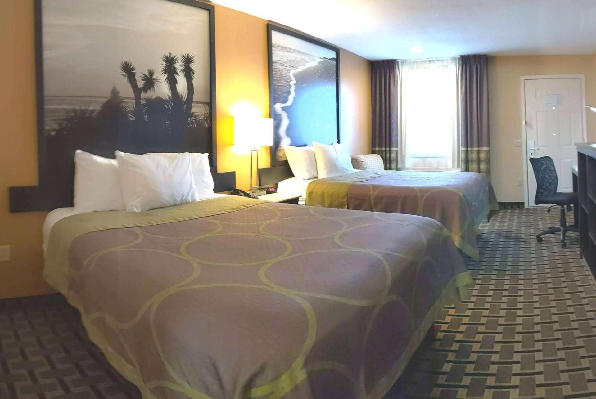 Super 8 by Wyndham Houston/Willowbrook Hwy 249 photo 28