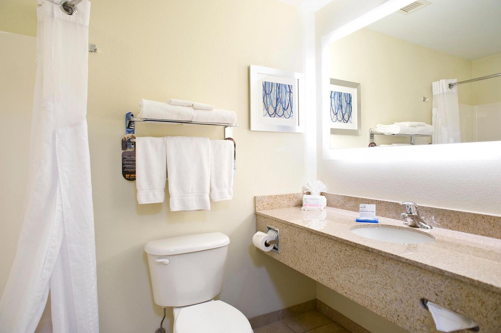 Garner Hotel Brookings by IHG photo 42