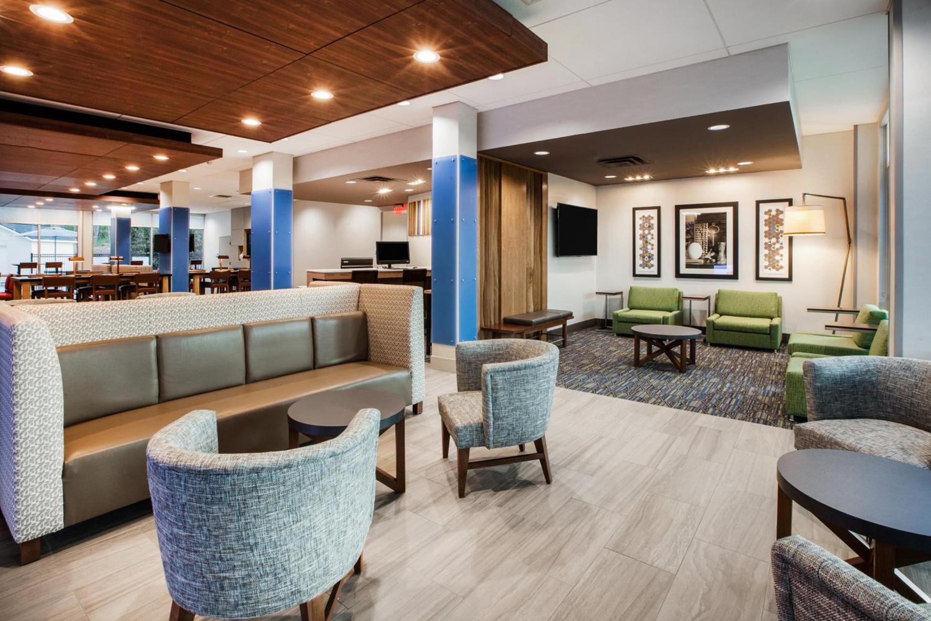 Holiday Inn Express Hotel & Suites Canton by IHG photo 7