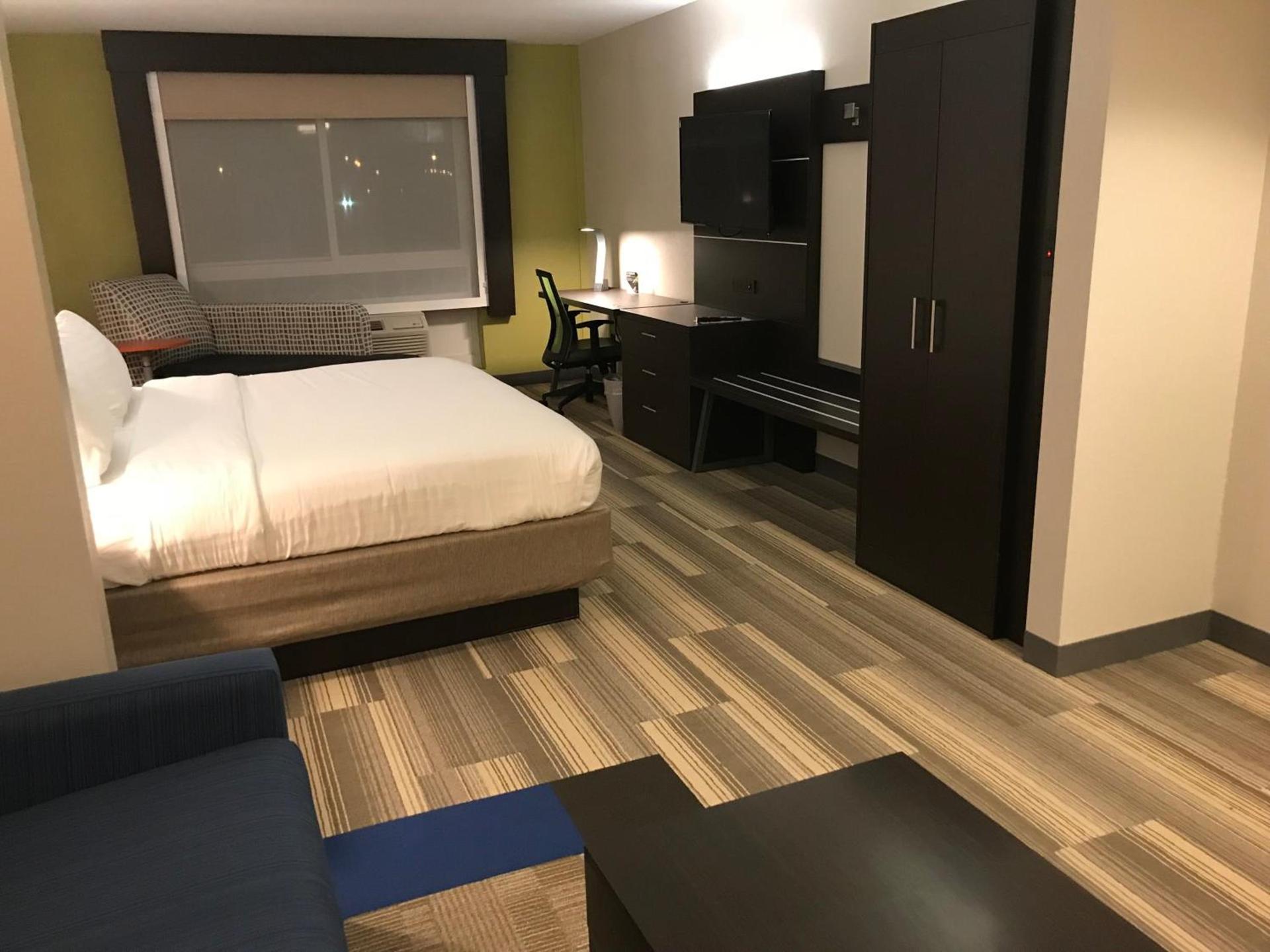 Holiday Inn Express Hotel & Suites Canton by IHG photo 24