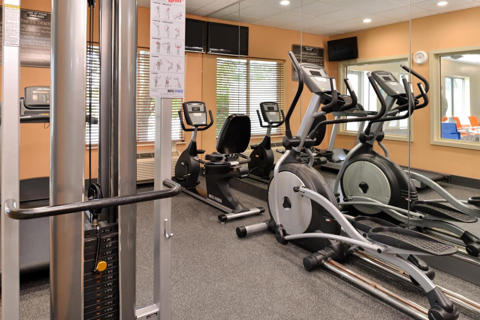 Holiday Inn Express Hotel & Suites Cincinnati-Blue Ash by IHG photo 45