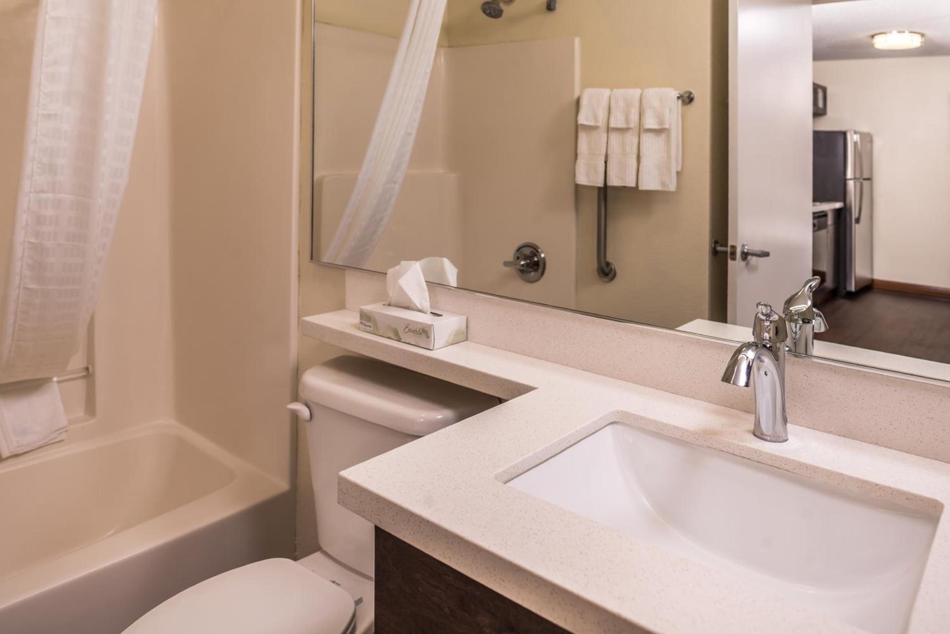Candlewood Suites - Topeka West by IHG photo 4
