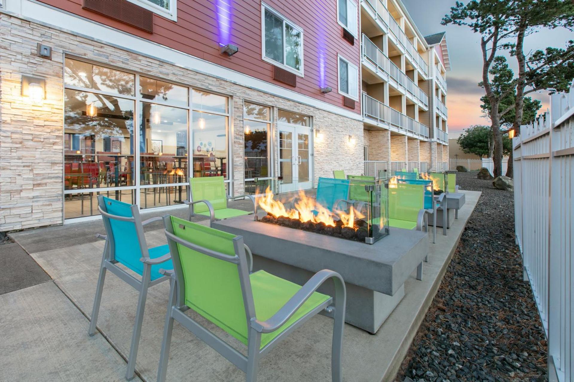 Holiday Inn Express Hotel & Suites Seaside Convention Center by IHG photo 33