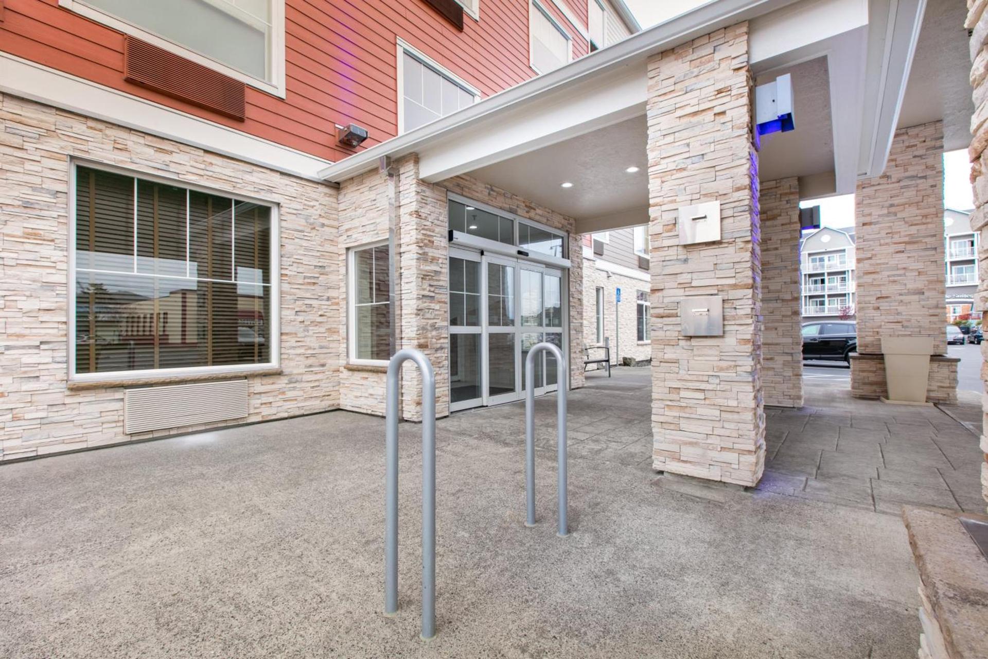 Holiday Inn Express Hotel & Suites Seaside Convention Center by IHG photo 10