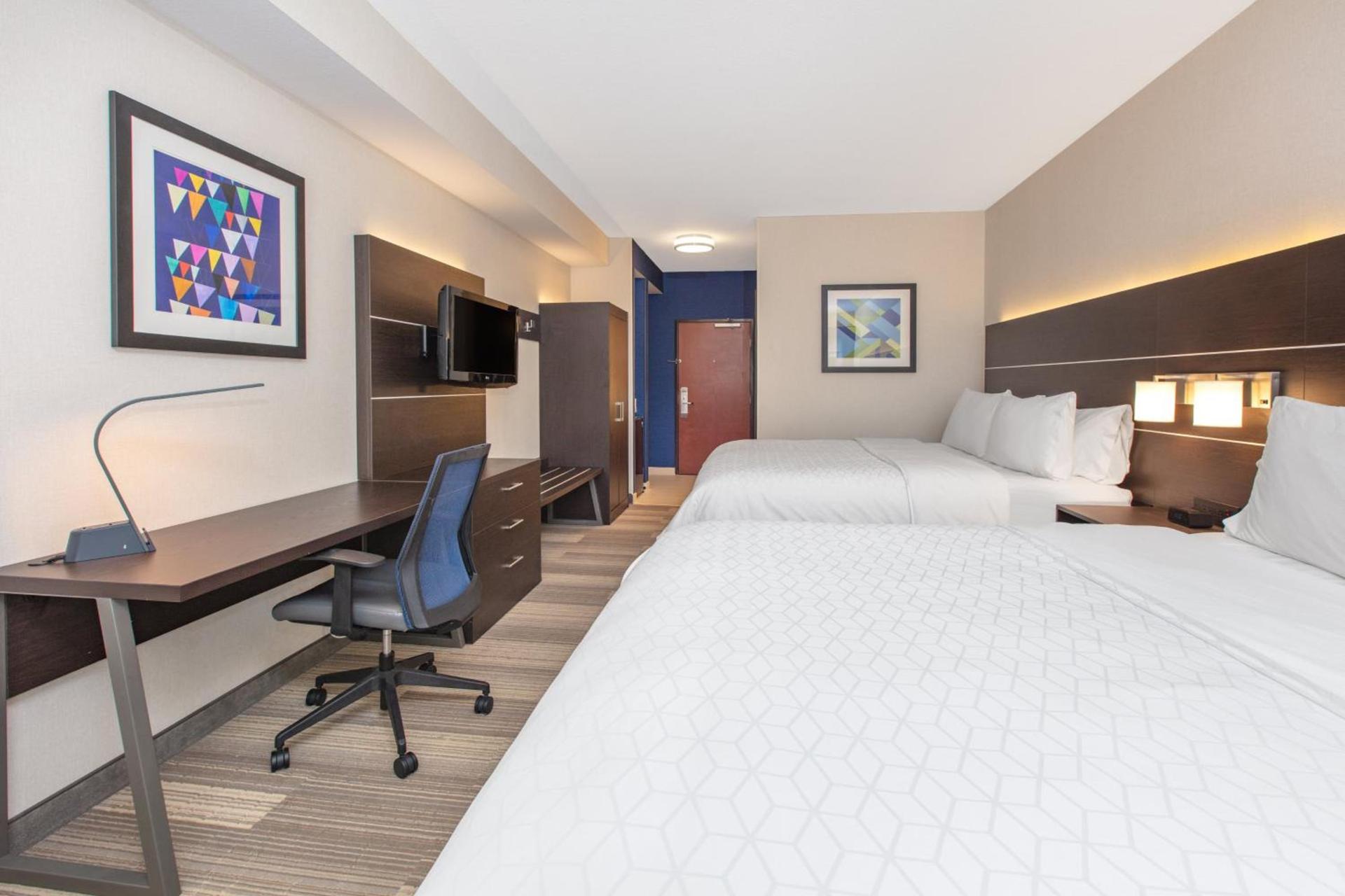 Holiday Inn Express Hotel & Suites Seaside Convention Center by IHG photo 67