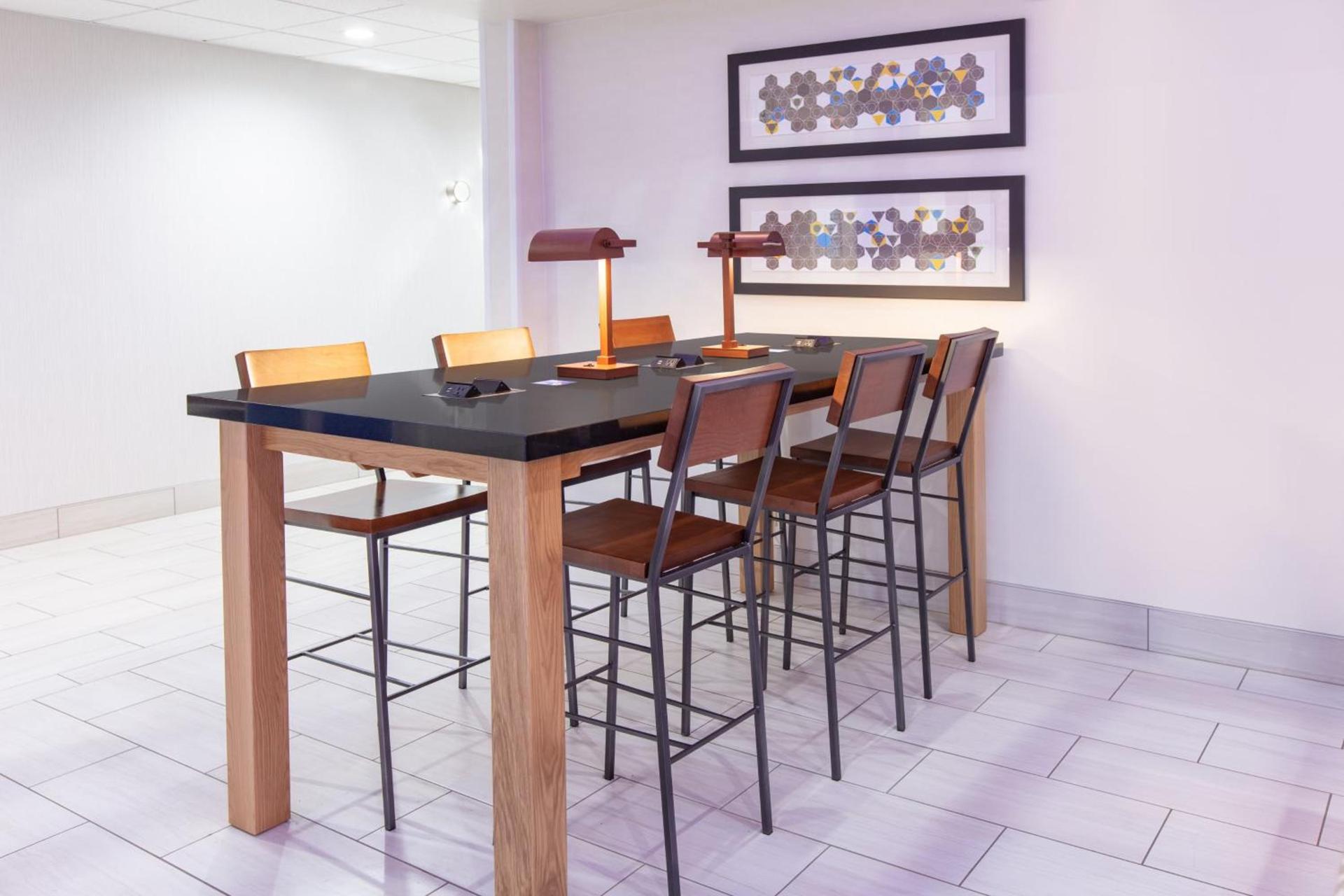 Holiday Inn Express Hotel & Suites Seaside Convention Center by IHG photo 11