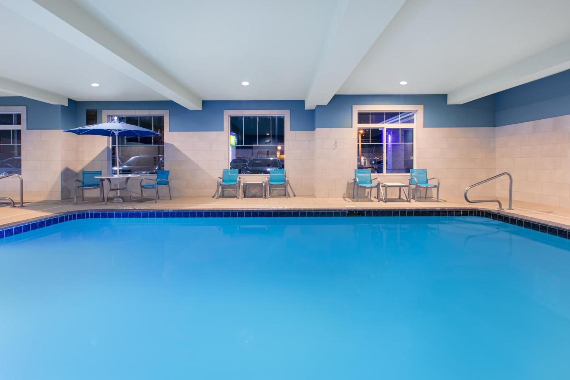 Holiday Inn Express Hotel & Suites Seaside Convention Center by IHG photo 15