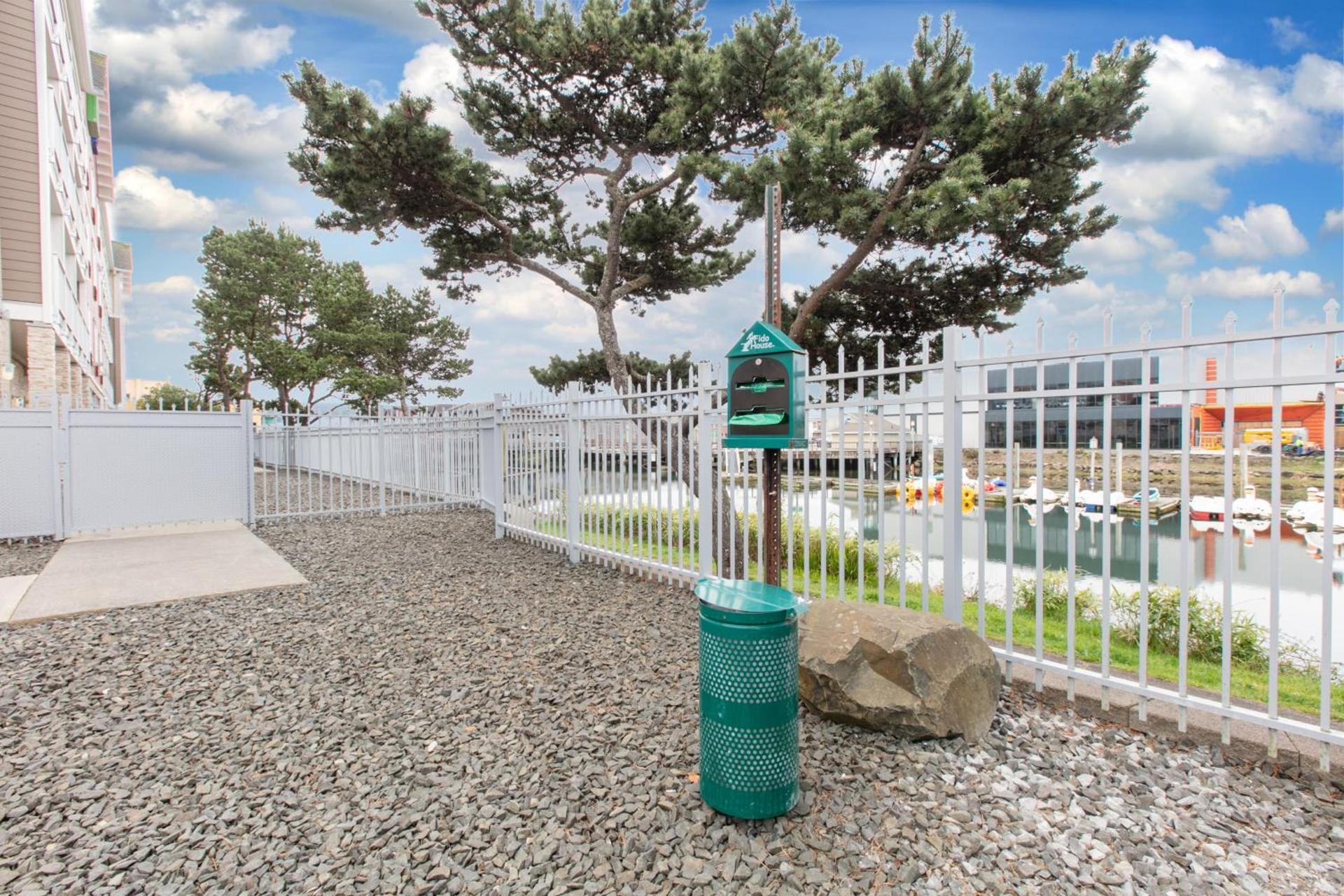 Holiday Inn Express Hotel & Suites Seaside Convention Center by IHG photo 16
