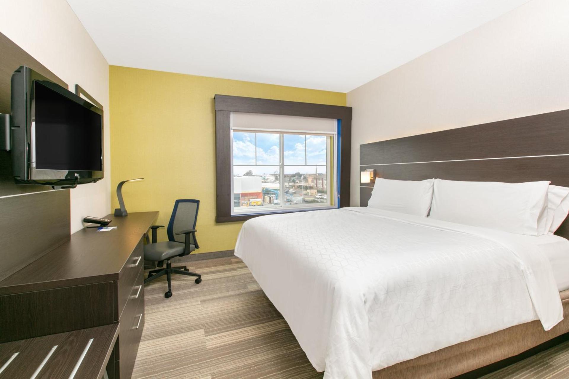 Holiday Inn Express Hotel & Suites Seaside Convention Center by IHG photo 63