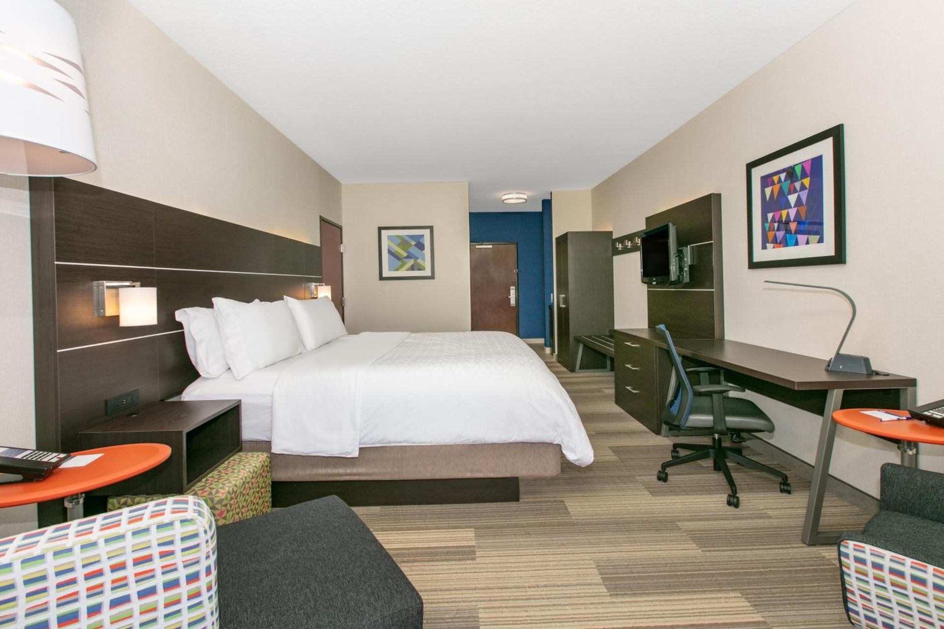Holiday Inn Express Hotel & Suites Seaside Convention Center by IHG photo 57