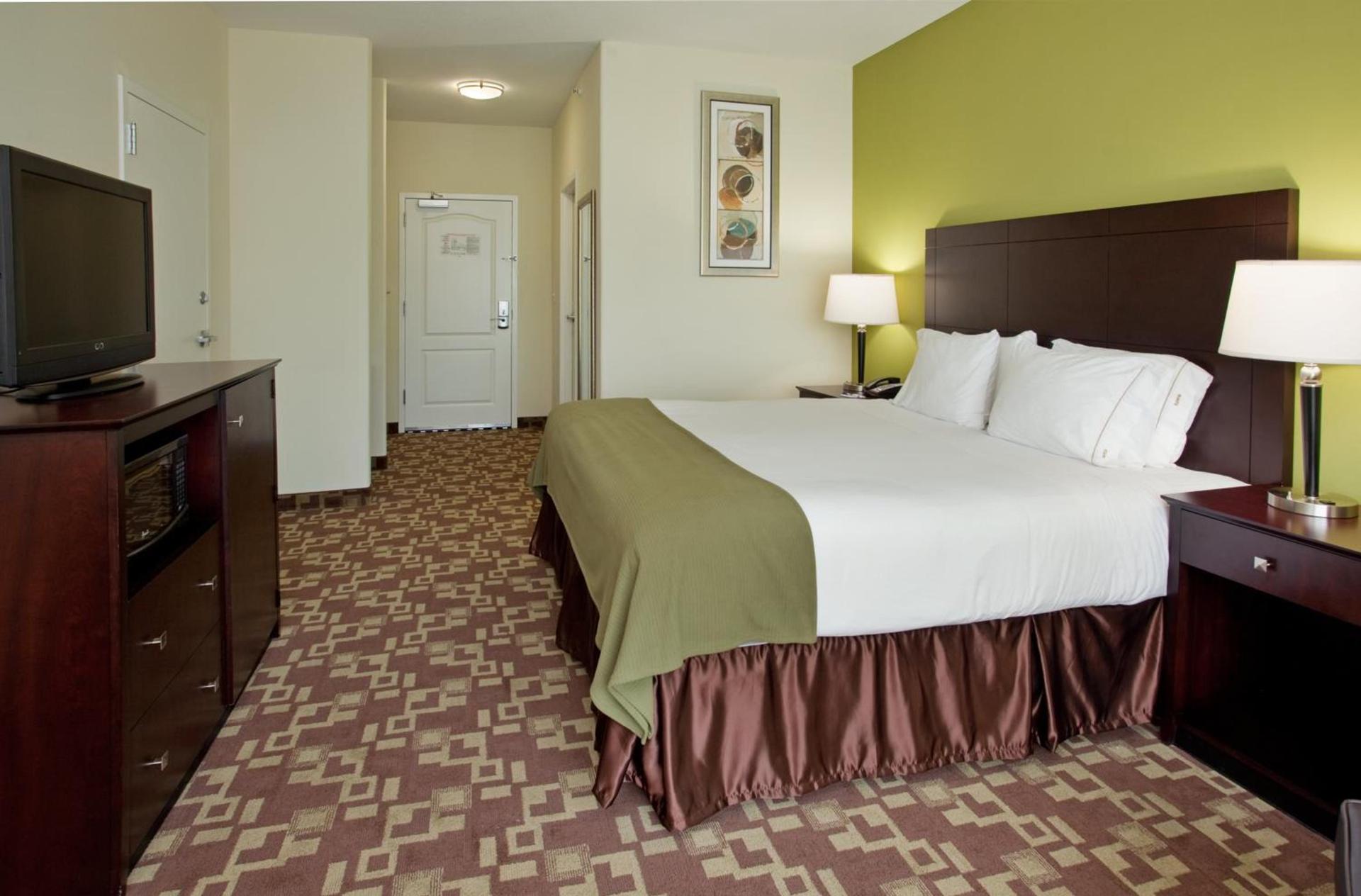 Holiday Inn Express Hotel & Suites Kansas City Sports Complex by IHG photo 12