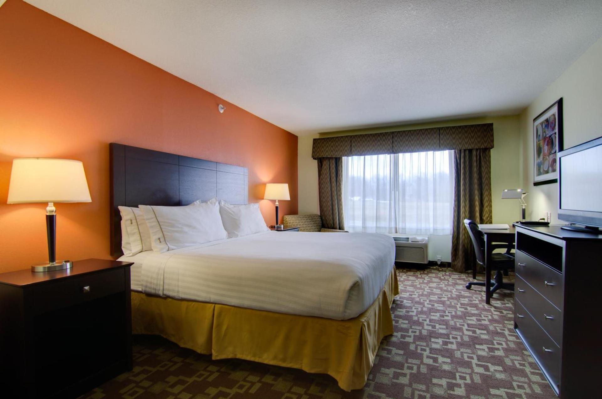 Holiday Inn Express Hotel & Suites Kansas City Sports Complex by IHG photo 36