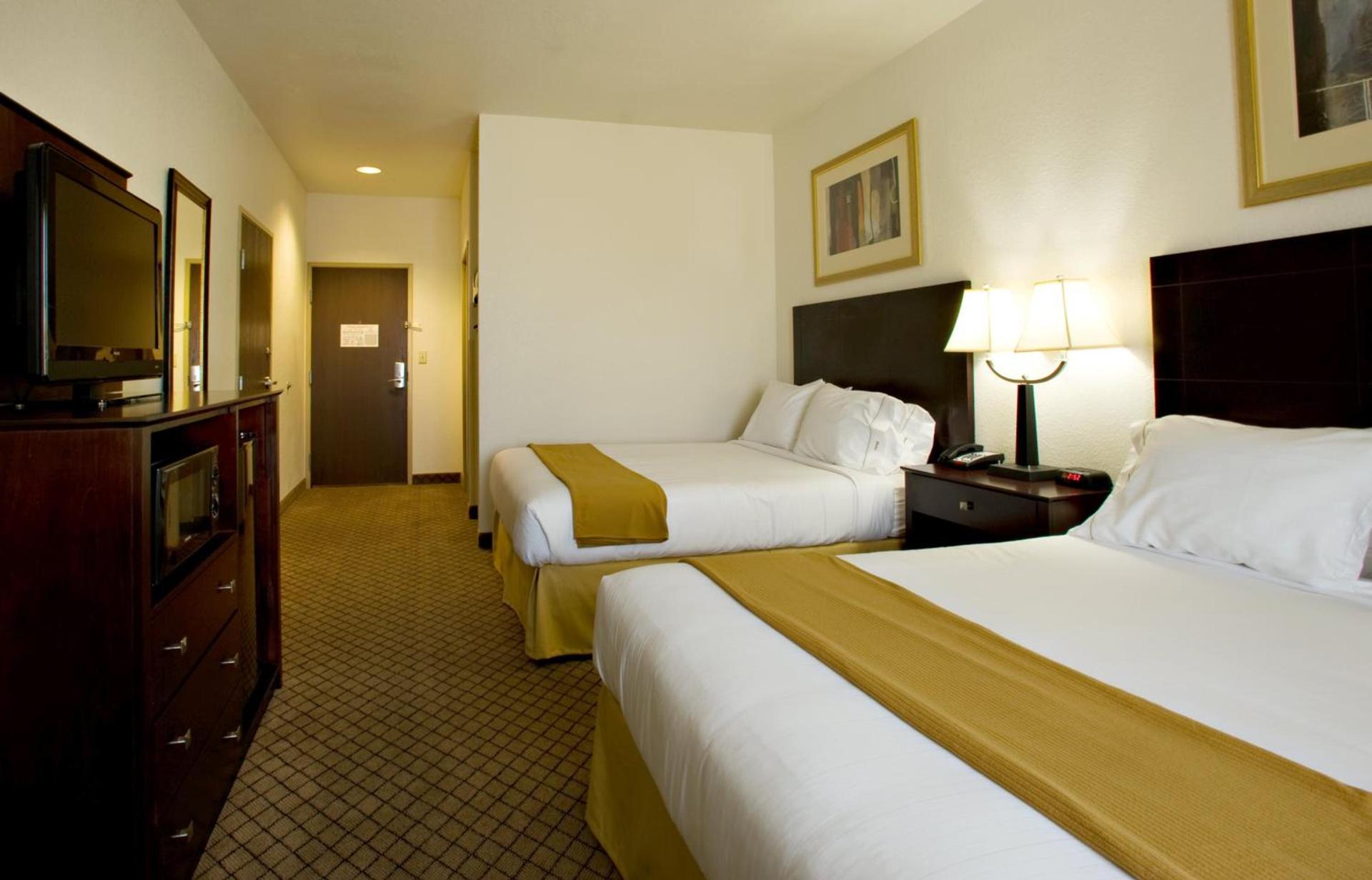 Holiday Inn Express & Suites Childress by IHG photo 32
