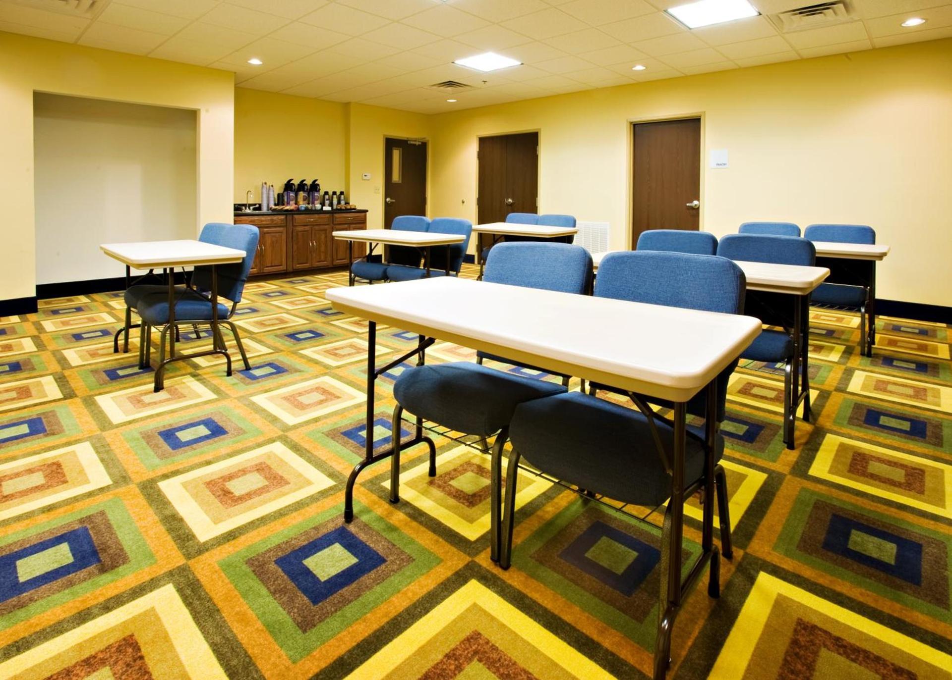 Holiday Inn Express & Suites Childress by IHG photo 24