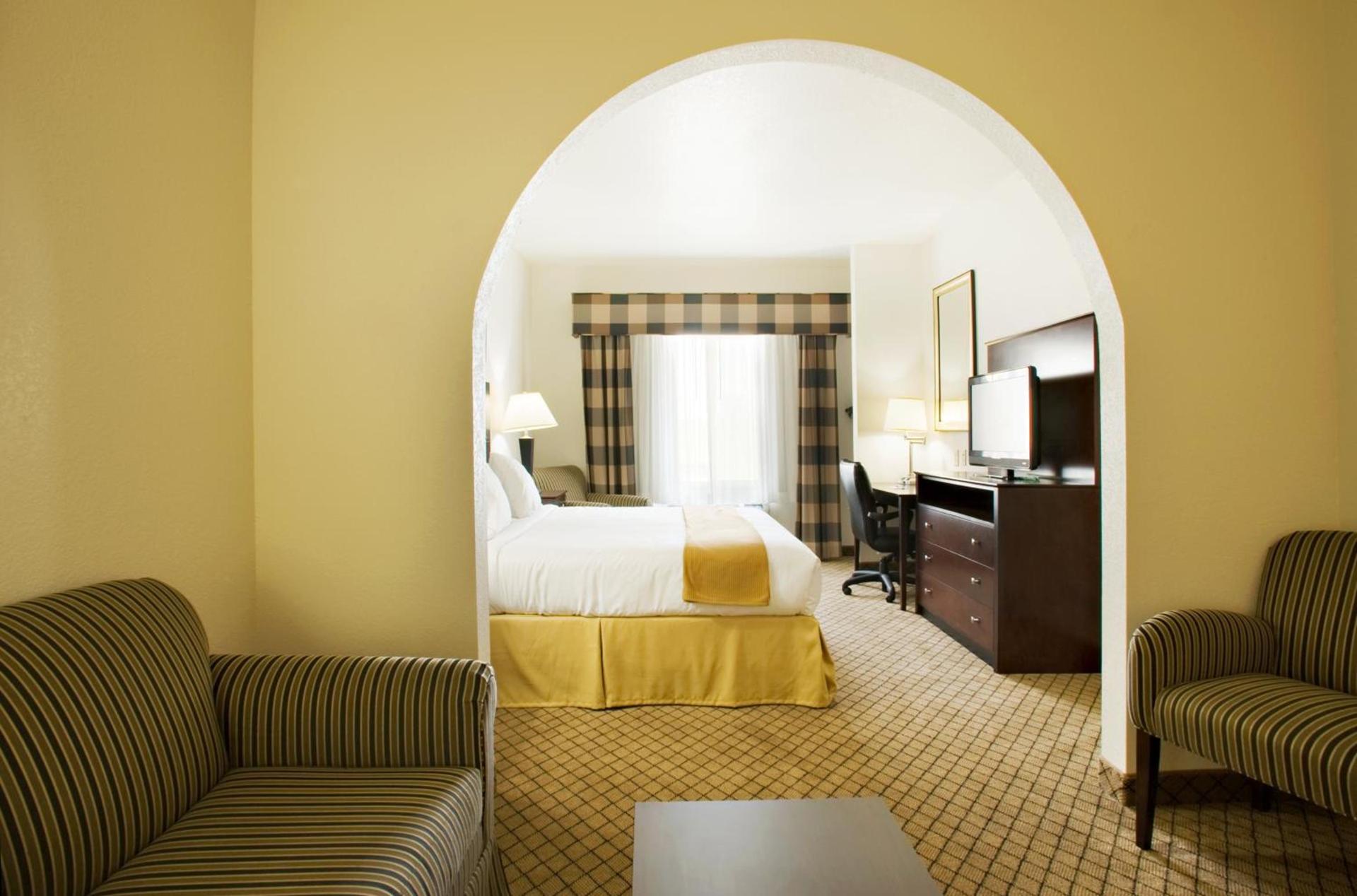 Holiday Inn Express & Suites Childress by IHG photo 28