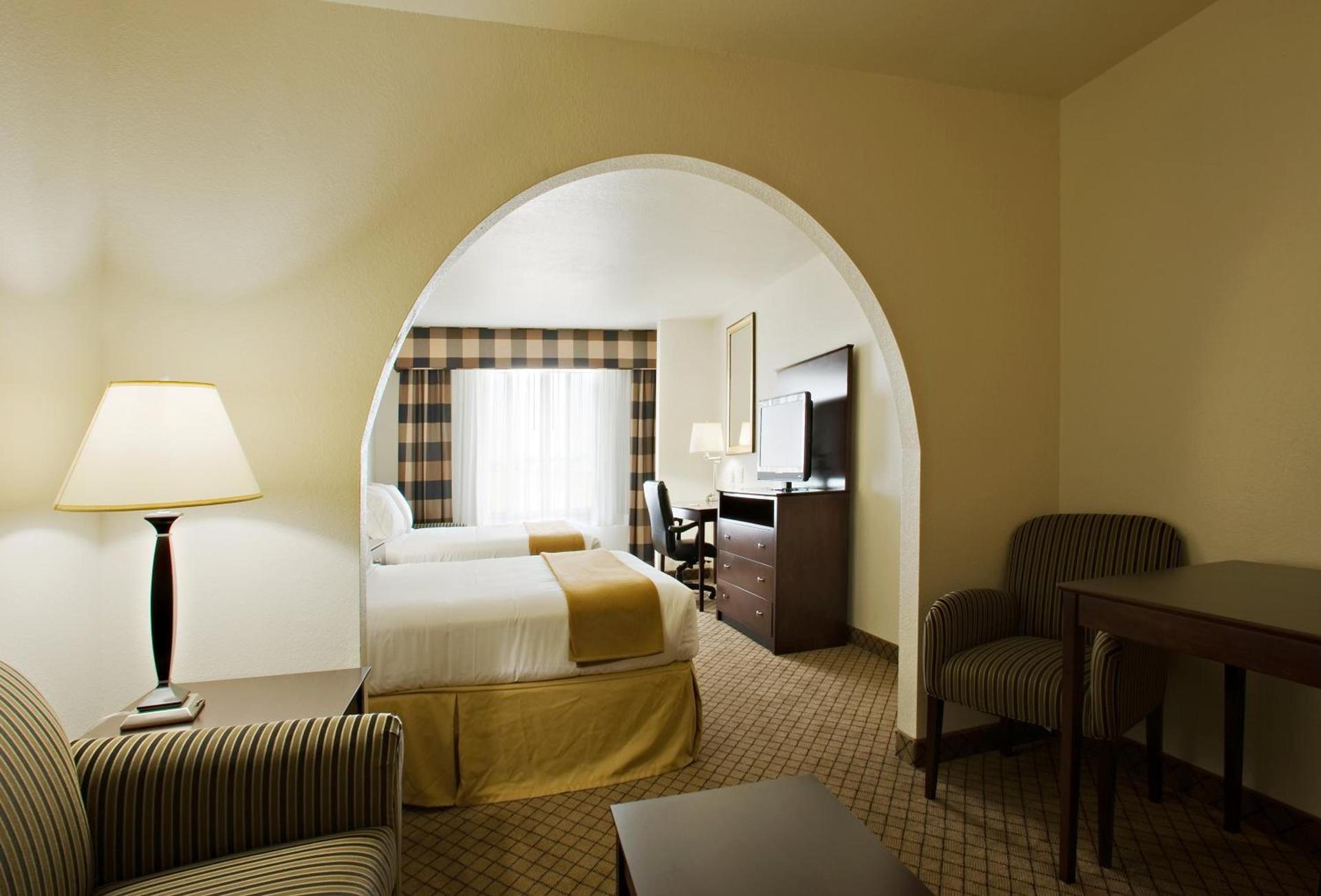 Holiday Inn Express & Suites Childress by IHG photo 34