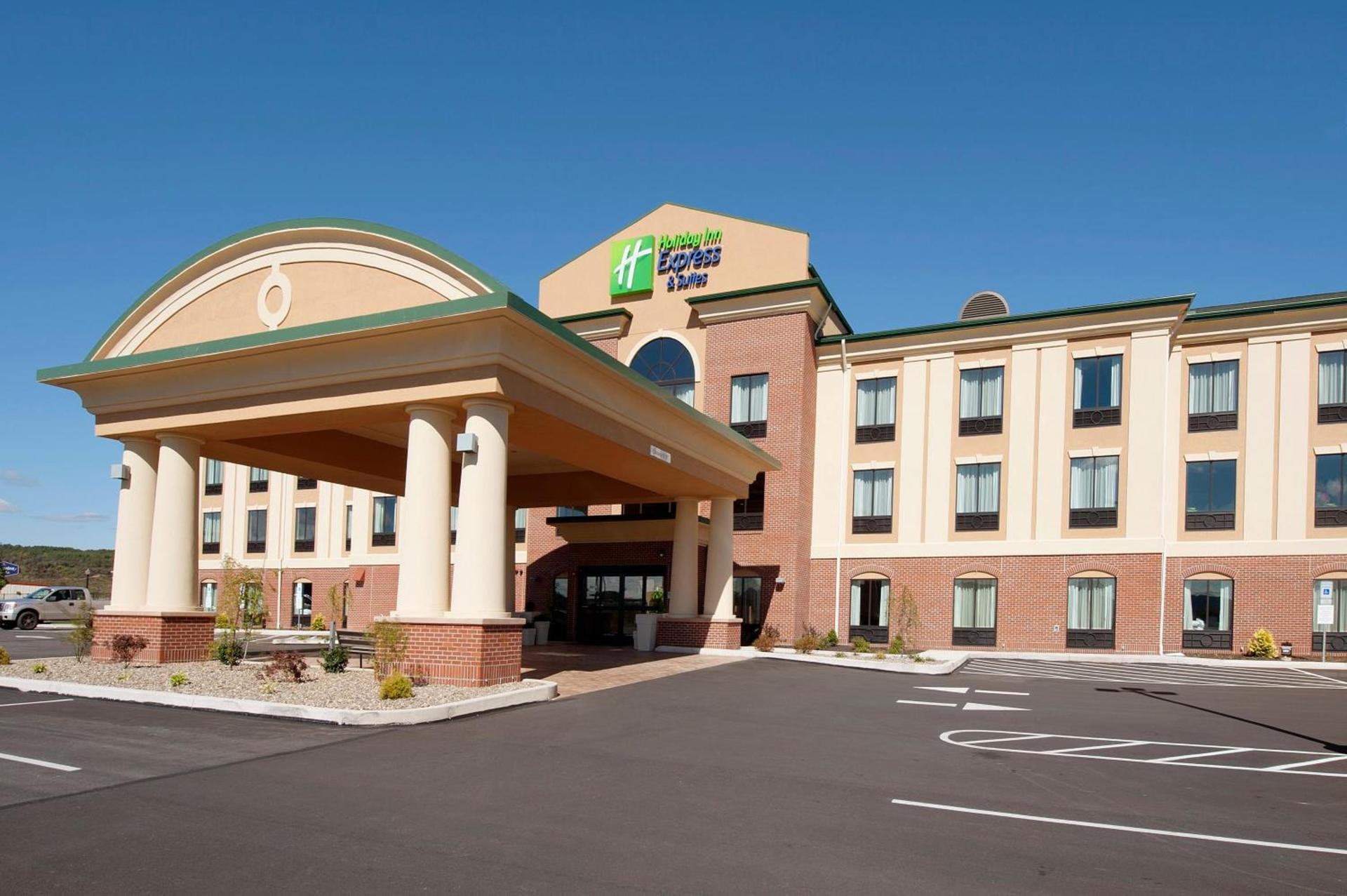 Holiday Inn Express Hotel & Suites Clearfield by IHG — hotel in Clearfield