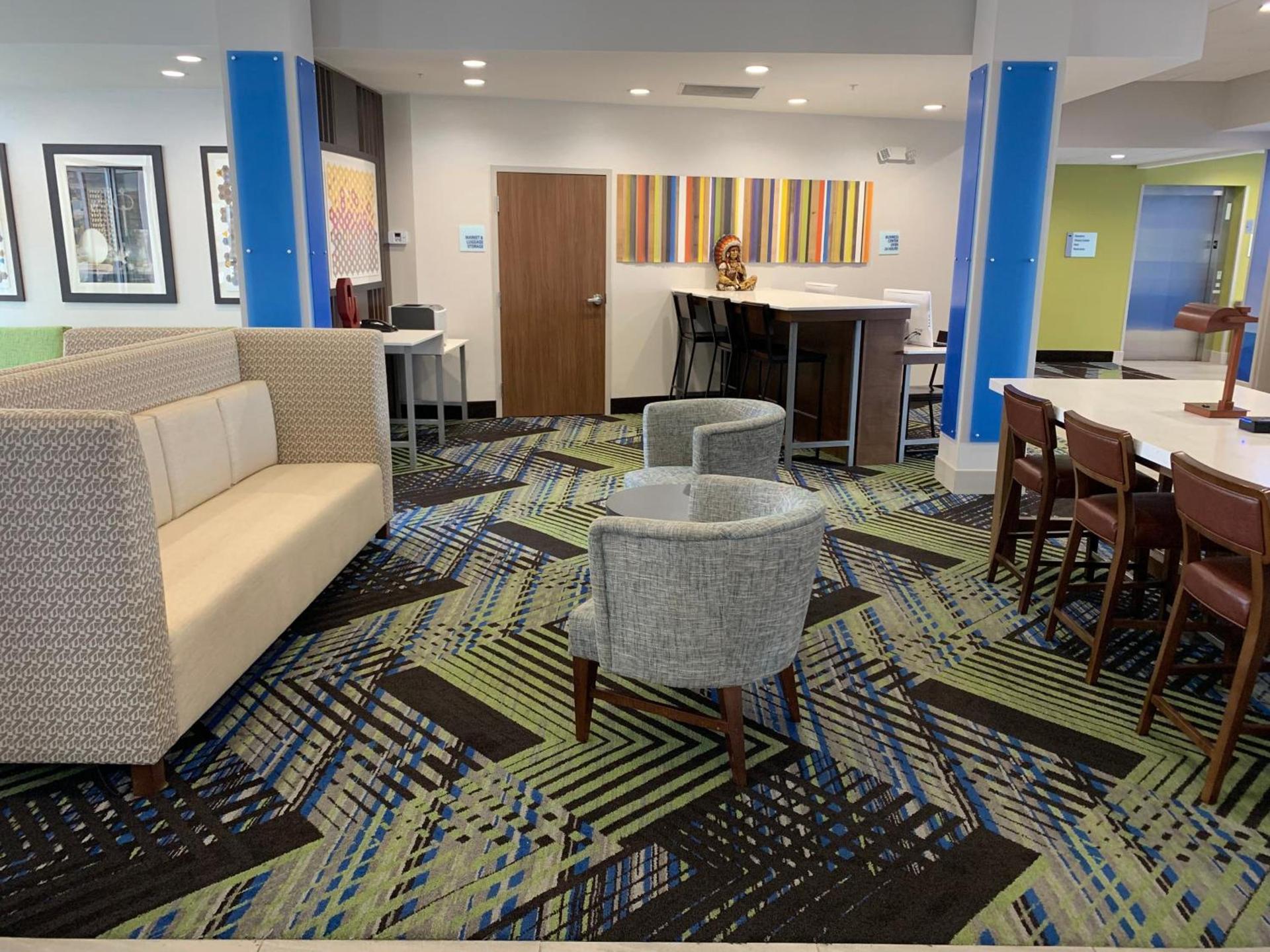 Holiday Inn Express & Suites Moore by IHG photo 26