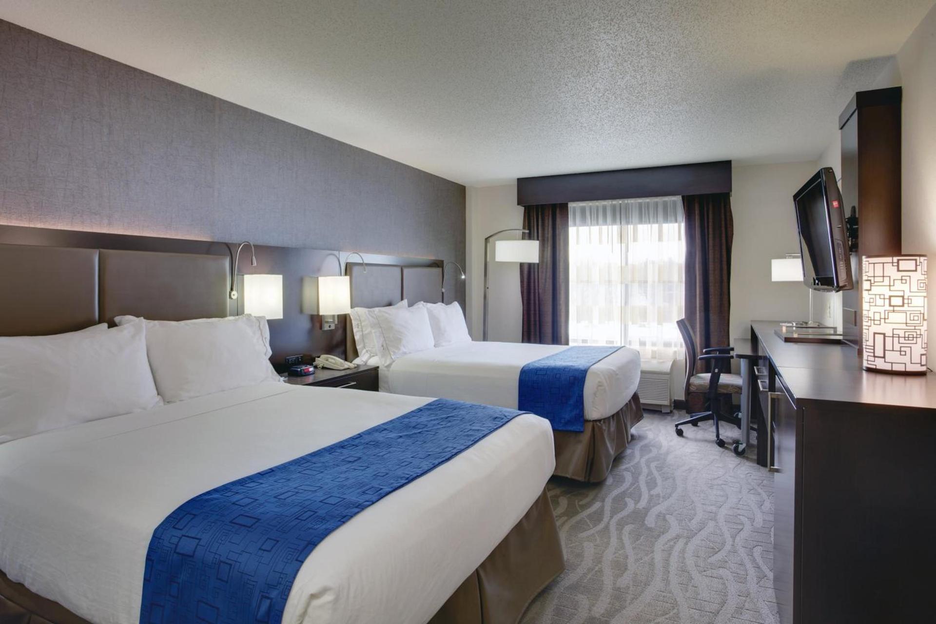 Holiday Inn Express Hotel & Suites Meadowlands Area by IHG photo 39