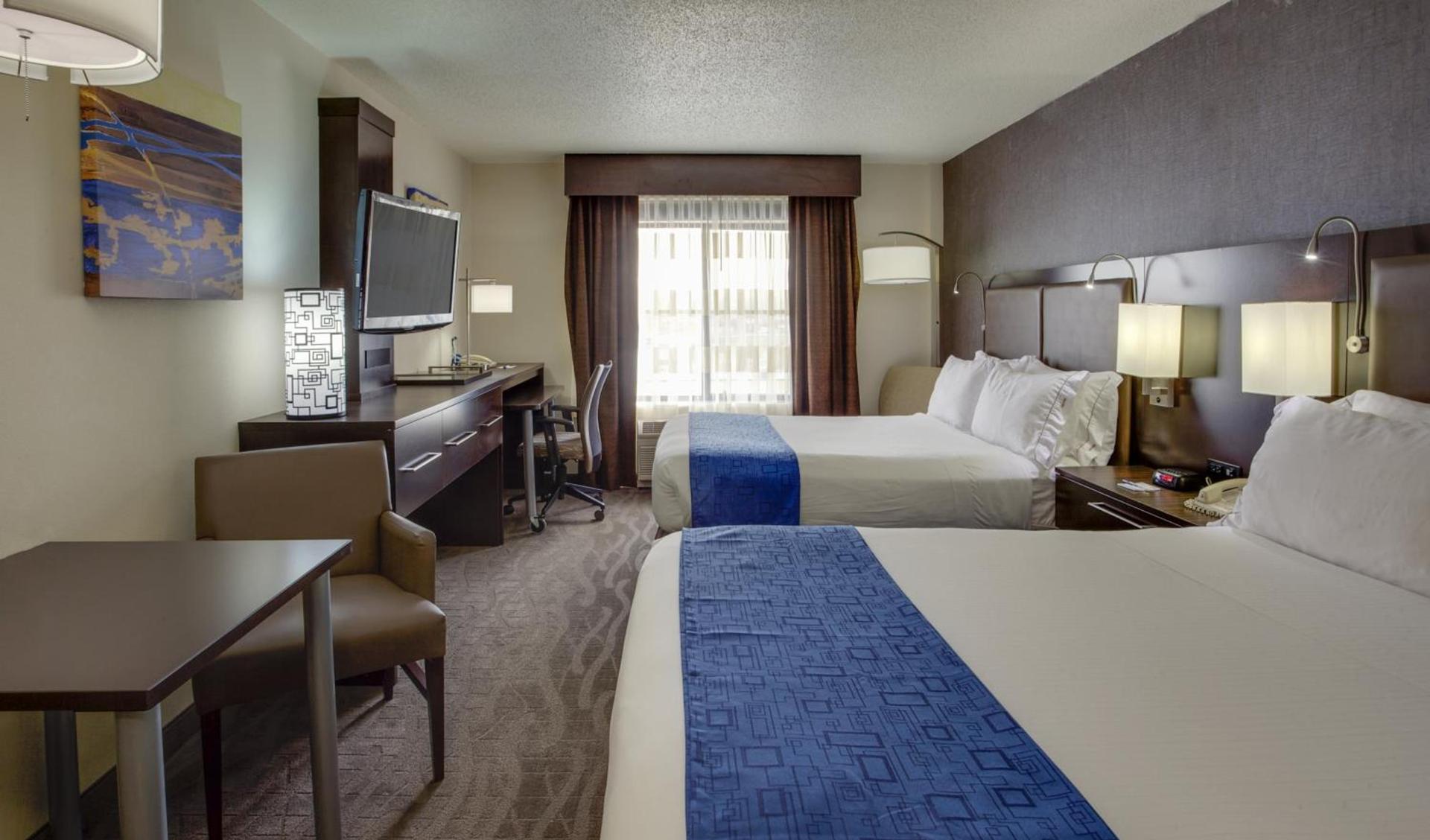 Holiday Inn Express Hotel & Suites Meadowlands Area by IHG photo 31