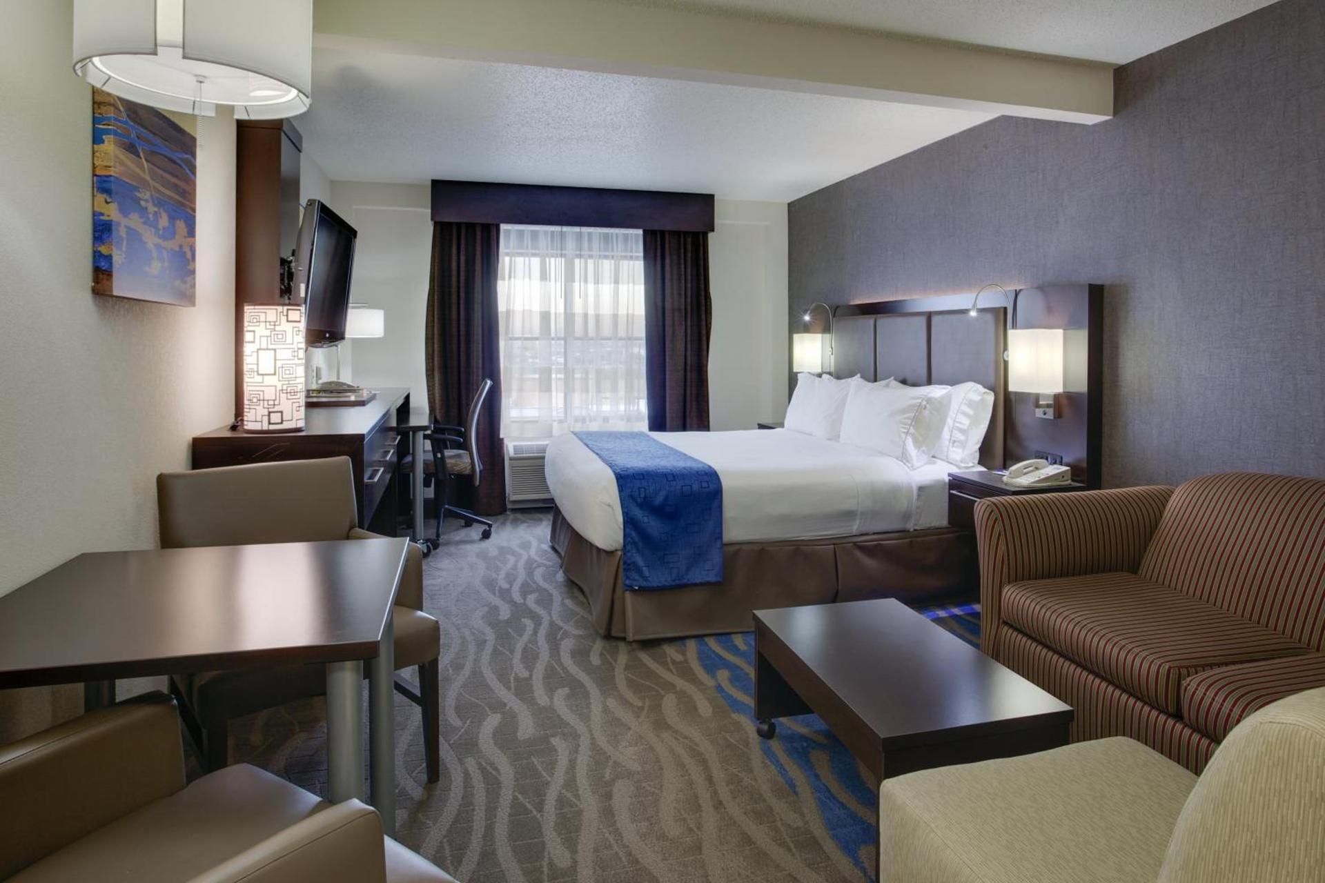 Holiday Inn Express Hotel & Suites Meadowlands Area by IHG photo 36