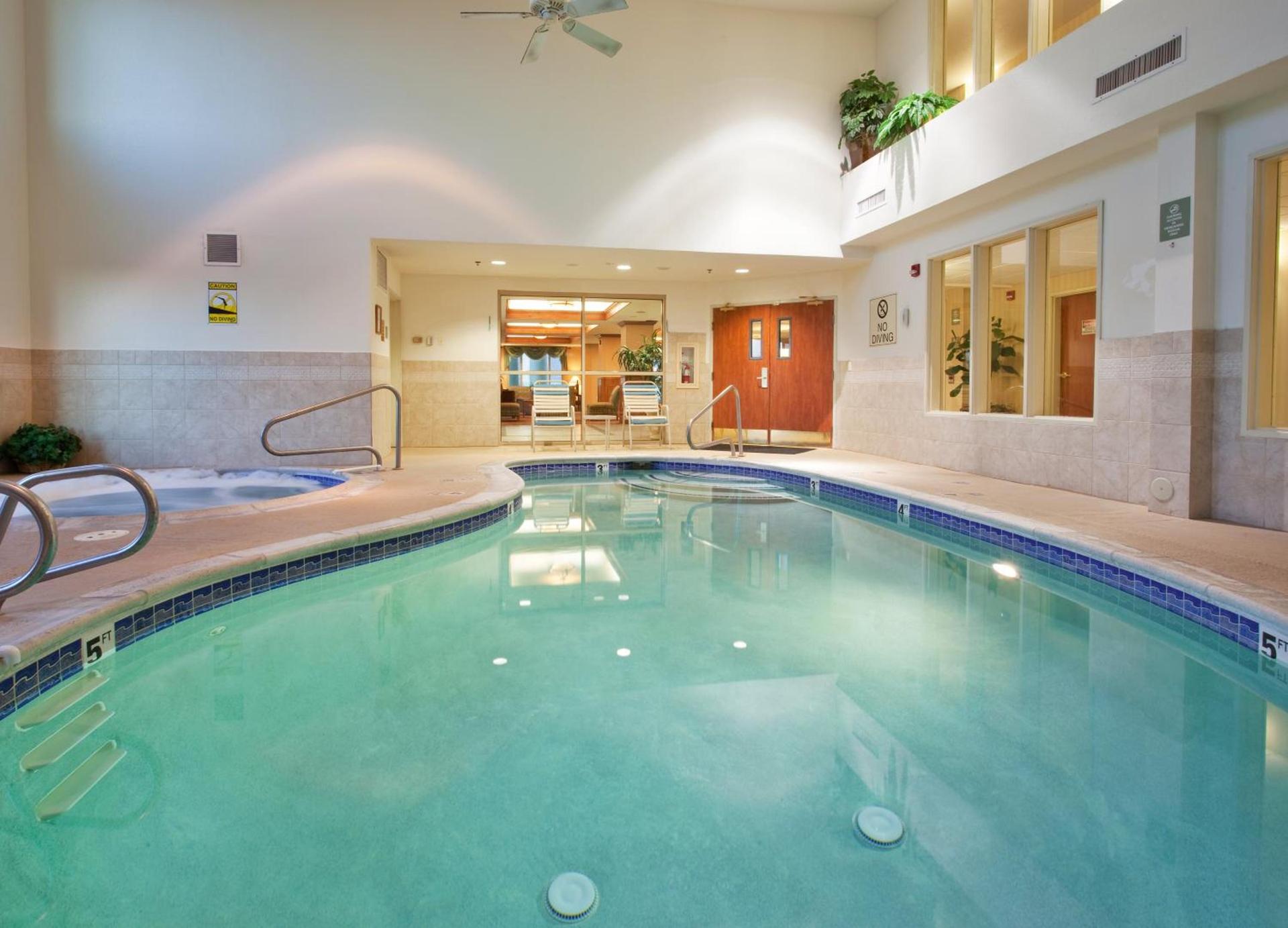 Holiday Inn Express Hotel & Suites Carson City by IHG photo 35