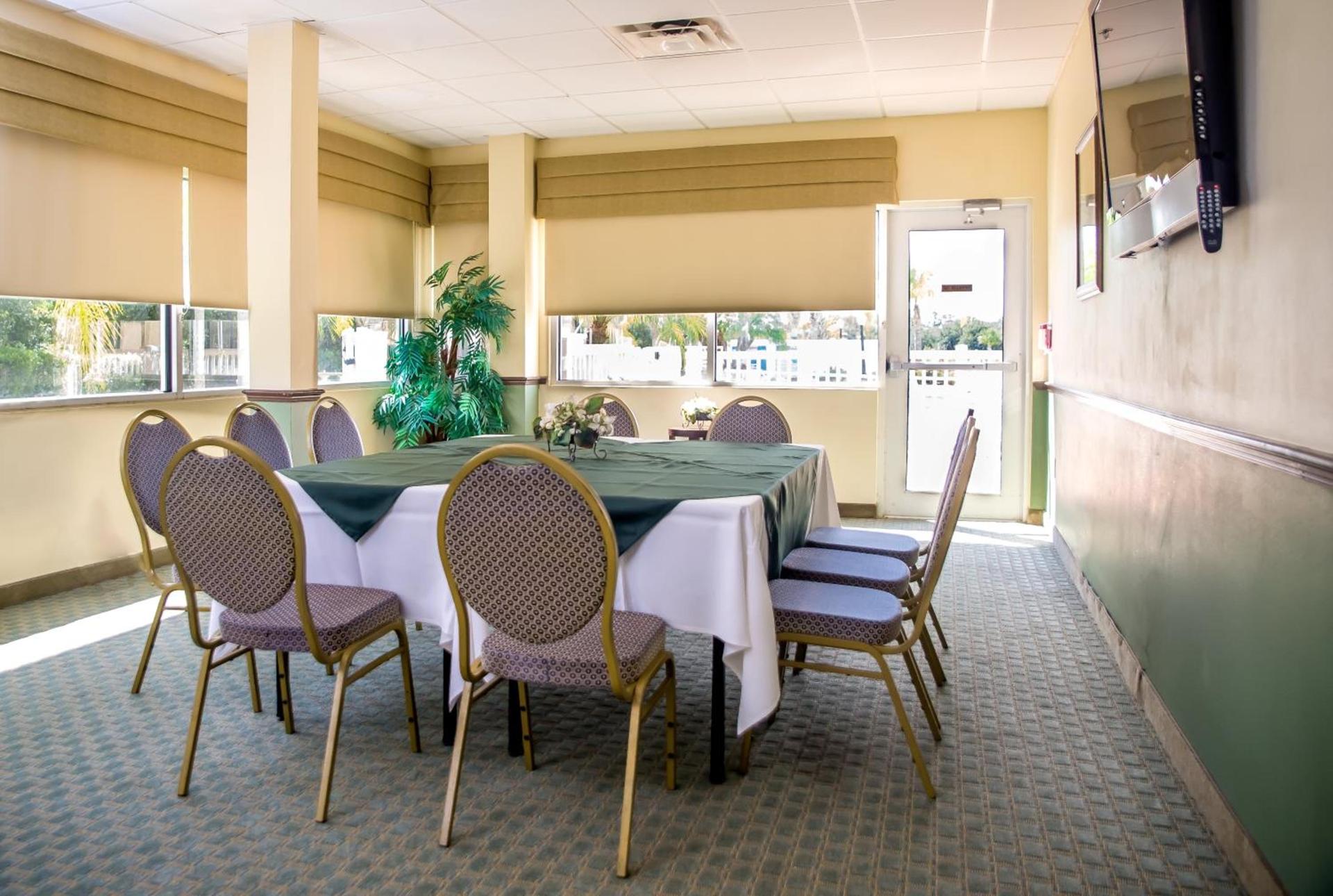 Holiday Inn Express & Suites Cocoa by IHG photo 27