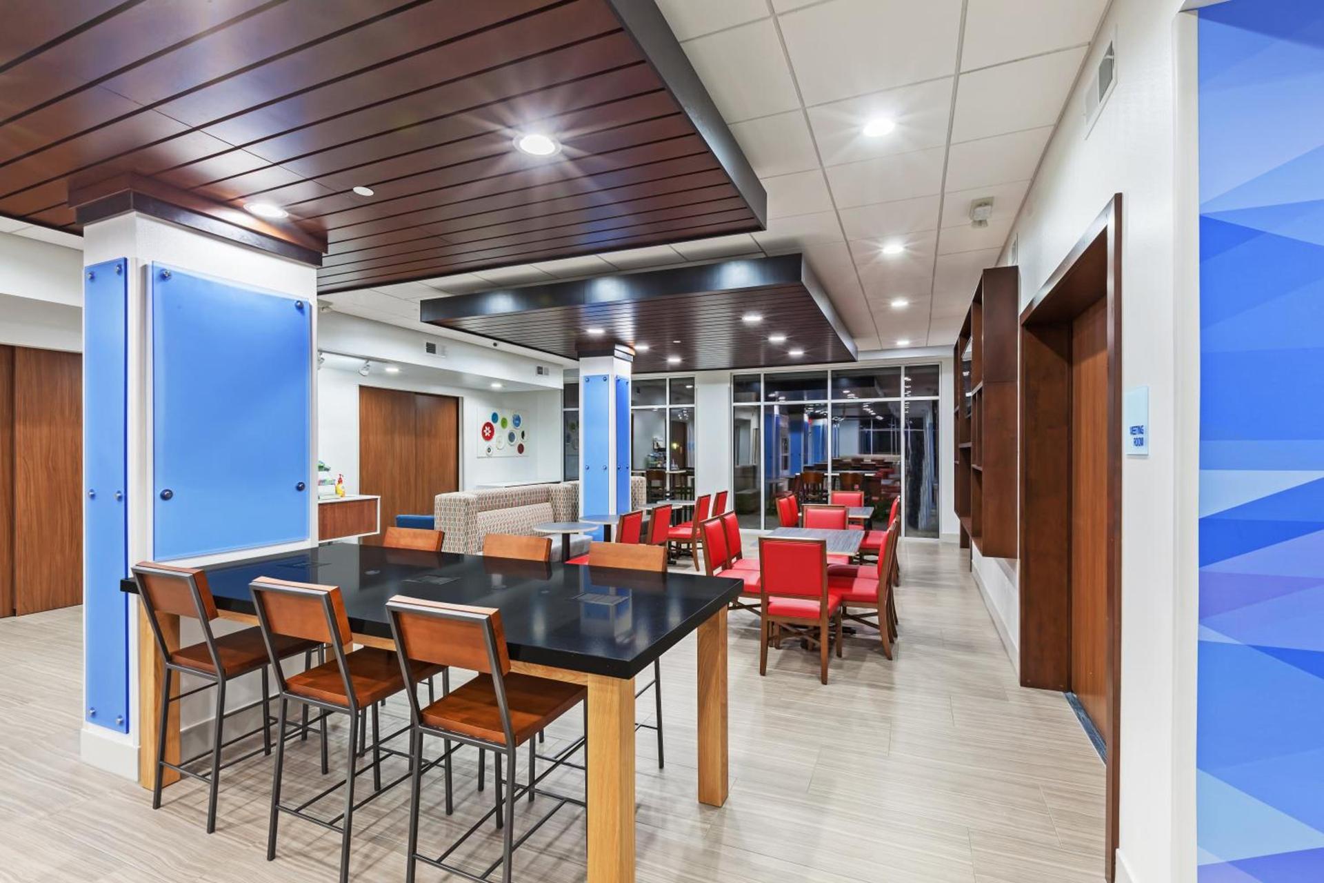 Holiday Inn Express & Suites - Coffeyville by IHG photo 27