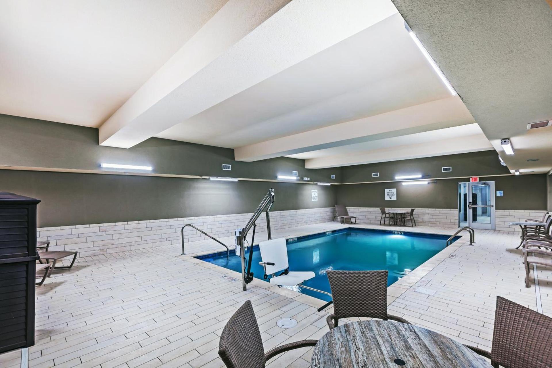 Holiday Inn Express & Suites - Coffeyville by IHG photo 29