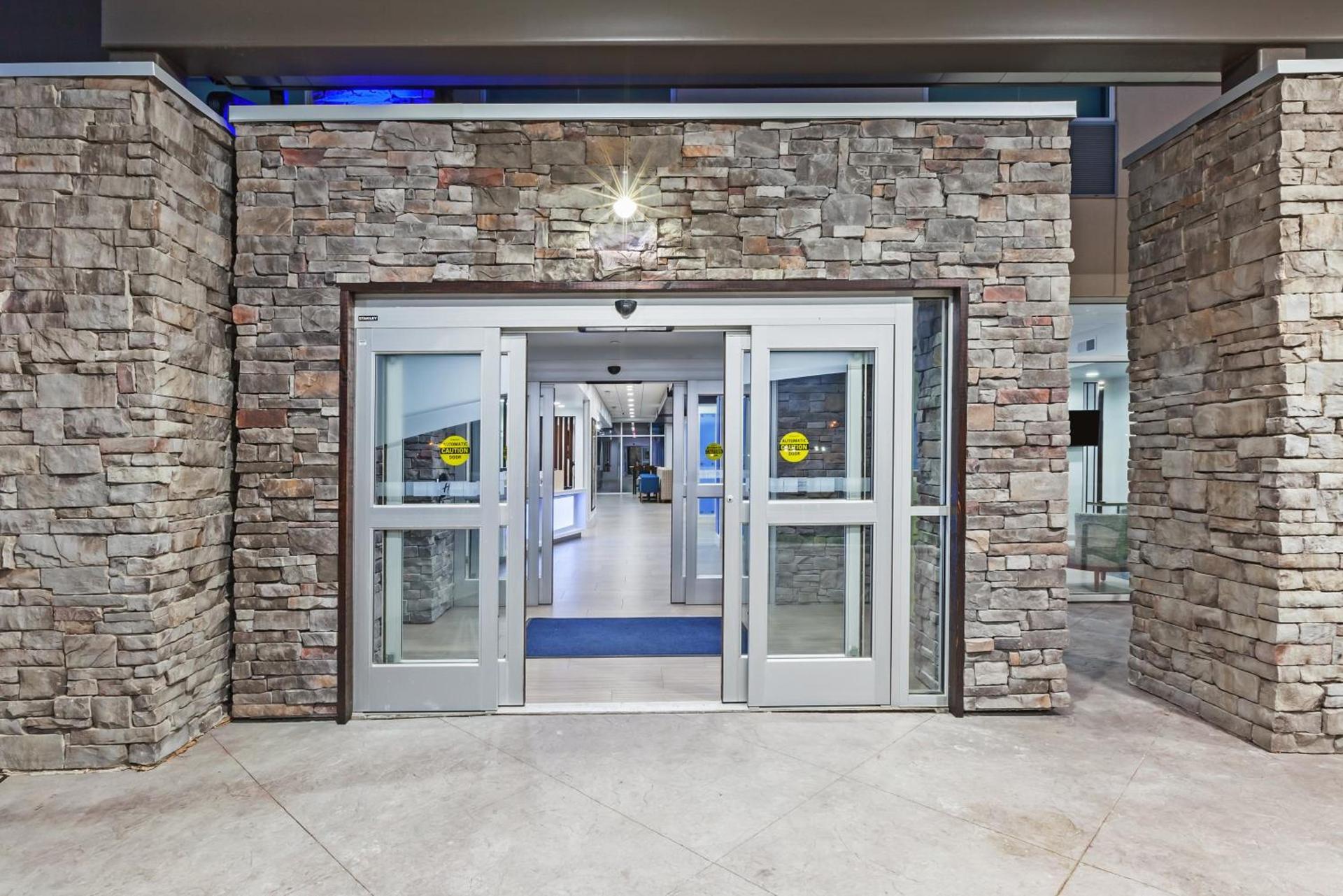 Holiday Inn Express & Suites - Coffeyville by IHG photo 16
