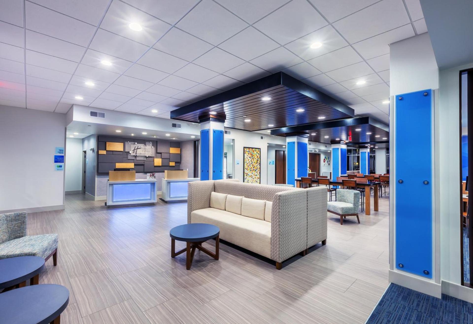 Holiday Inn Express & Suites - Coffeyville by IHG photo 17
