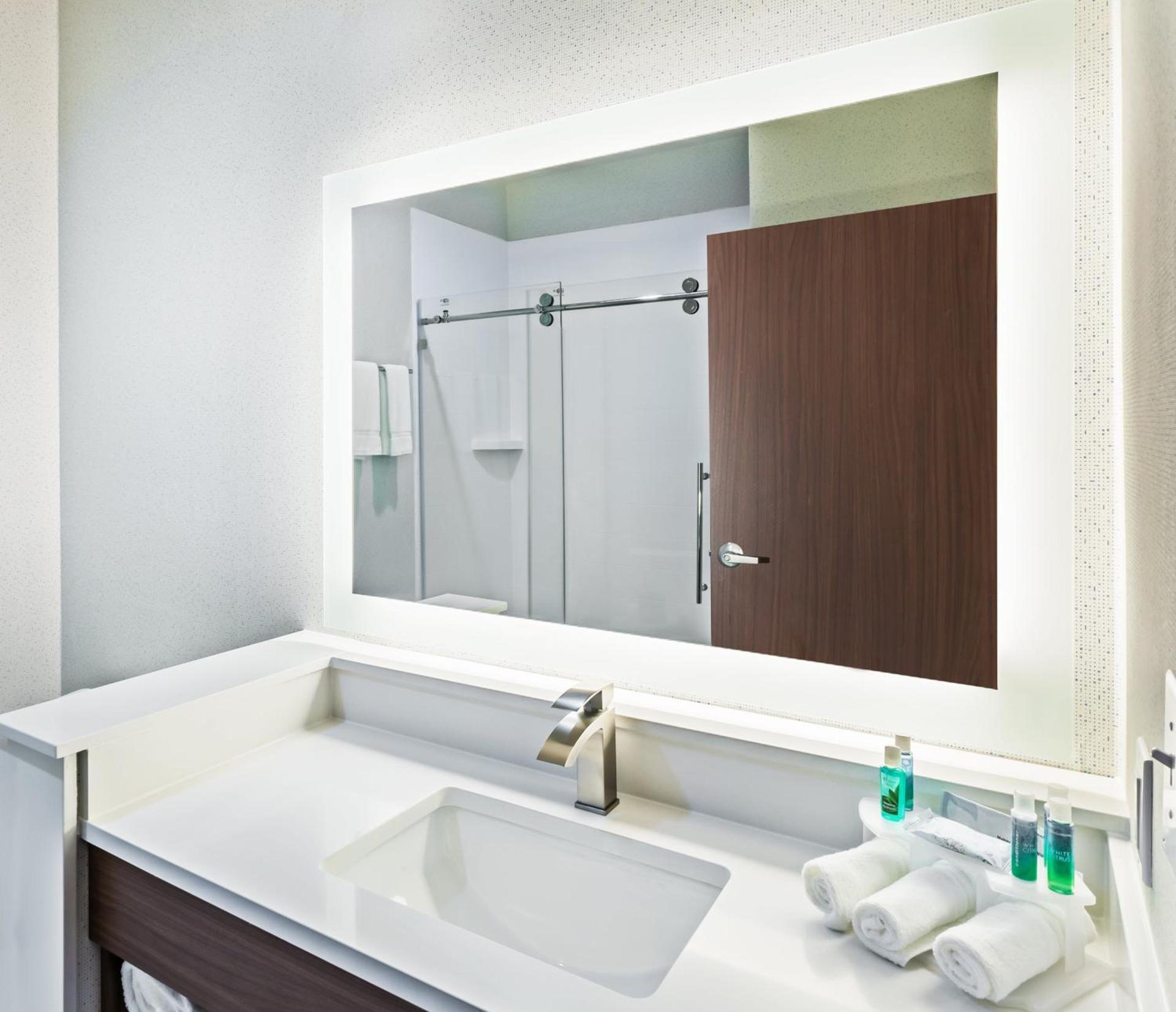 Holiday Inn Express & Suites - Coffeyville by IHG photo 37