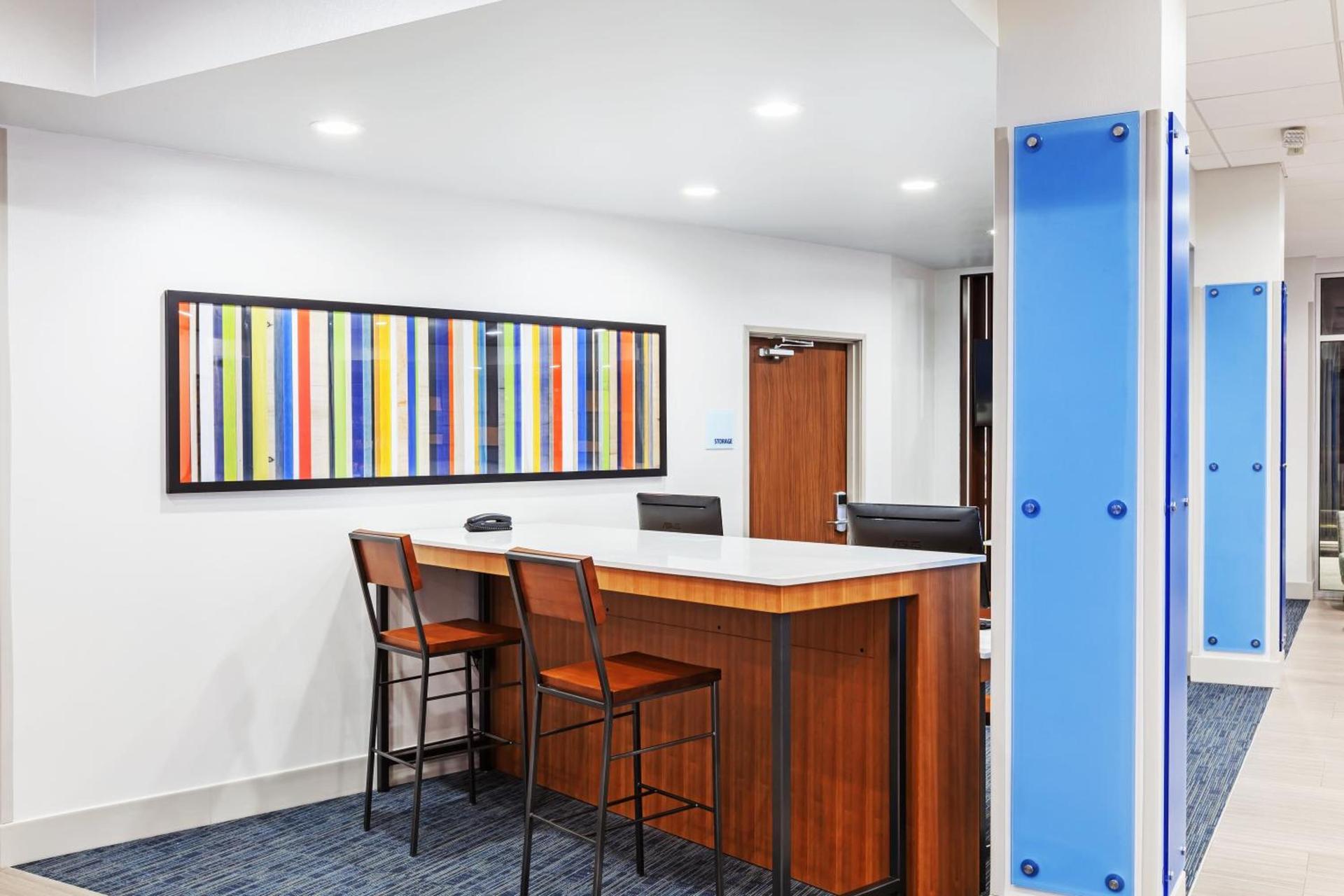 Holiday Inn Express & Suites - Coffeyville by IHG photo 20