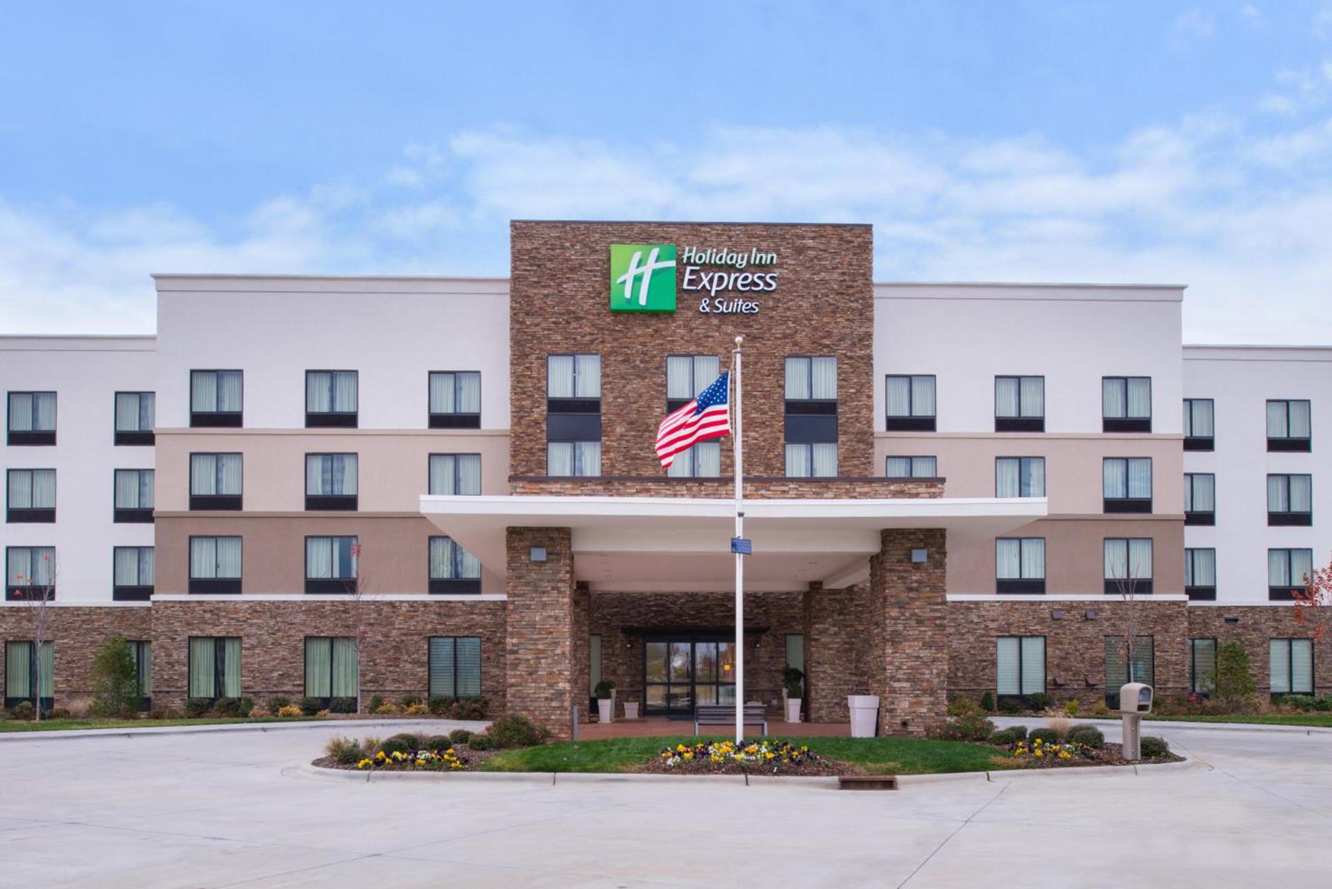 Holiday Inn Express & Suites Monroe by IHG photo 54