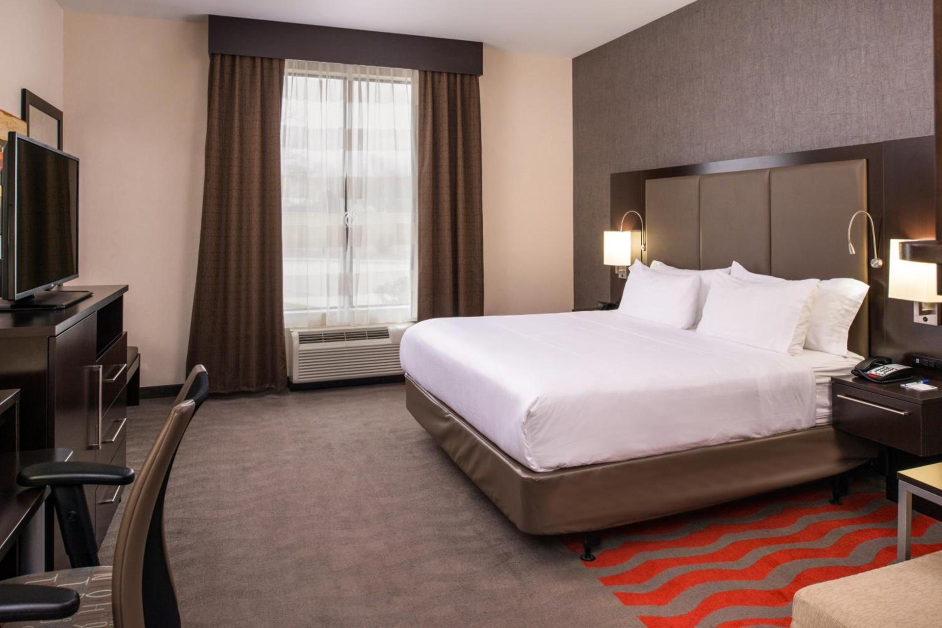 Holiday Inn Express & Suites Monroe by IHG photo 29