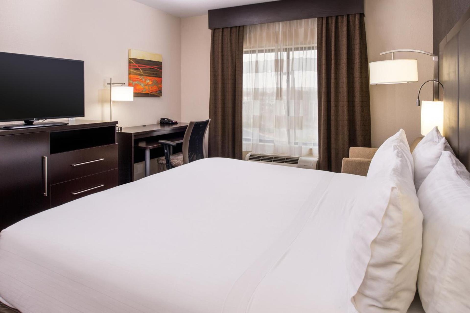Holiday Inn Express & Suites Monroe by IHG photo 42