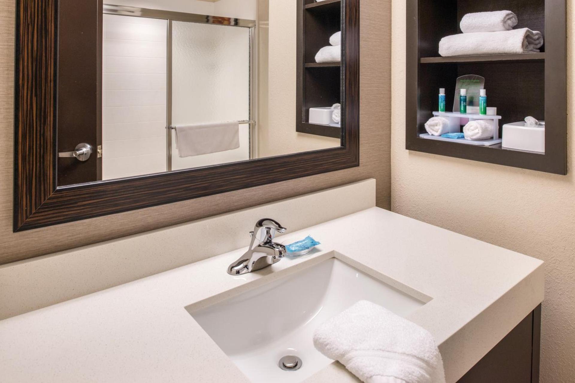 Holiday Inn Express & Suites Monroe by IHG photo 39