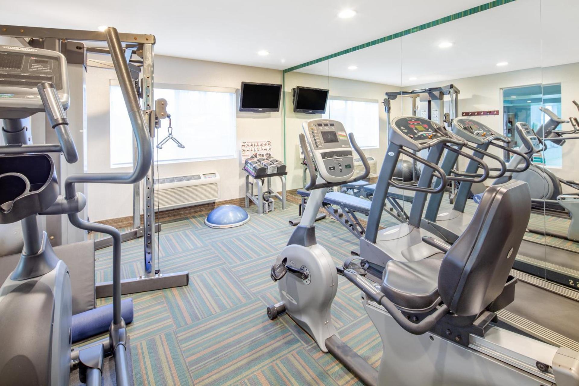 Holiday Inn Express Hotel & Suites Bishop by IHG photo 6